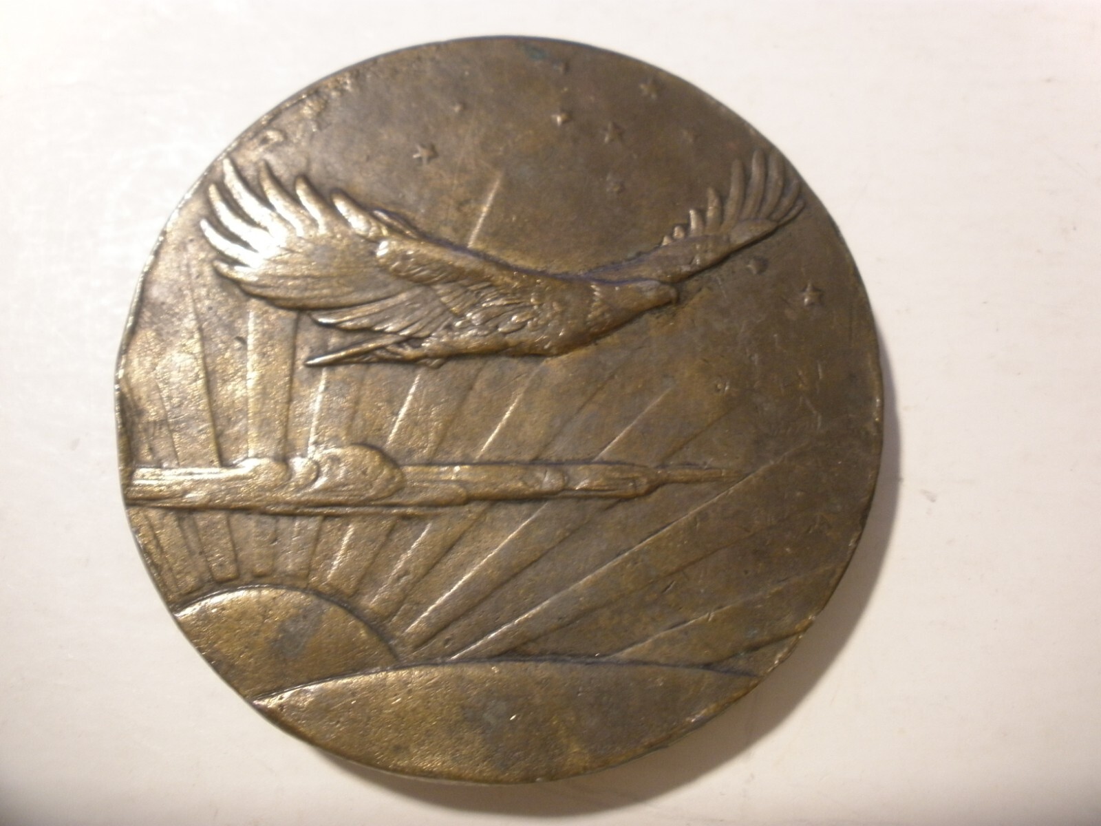 Belt Buckle American Eagle Flying in Sky 2.5&Prime; Round