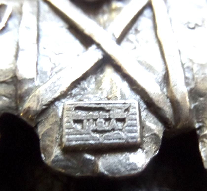 1993 New Vintage GAP Tomahawk Battle Ax Arrowhead Mens Indian Belt Buckle