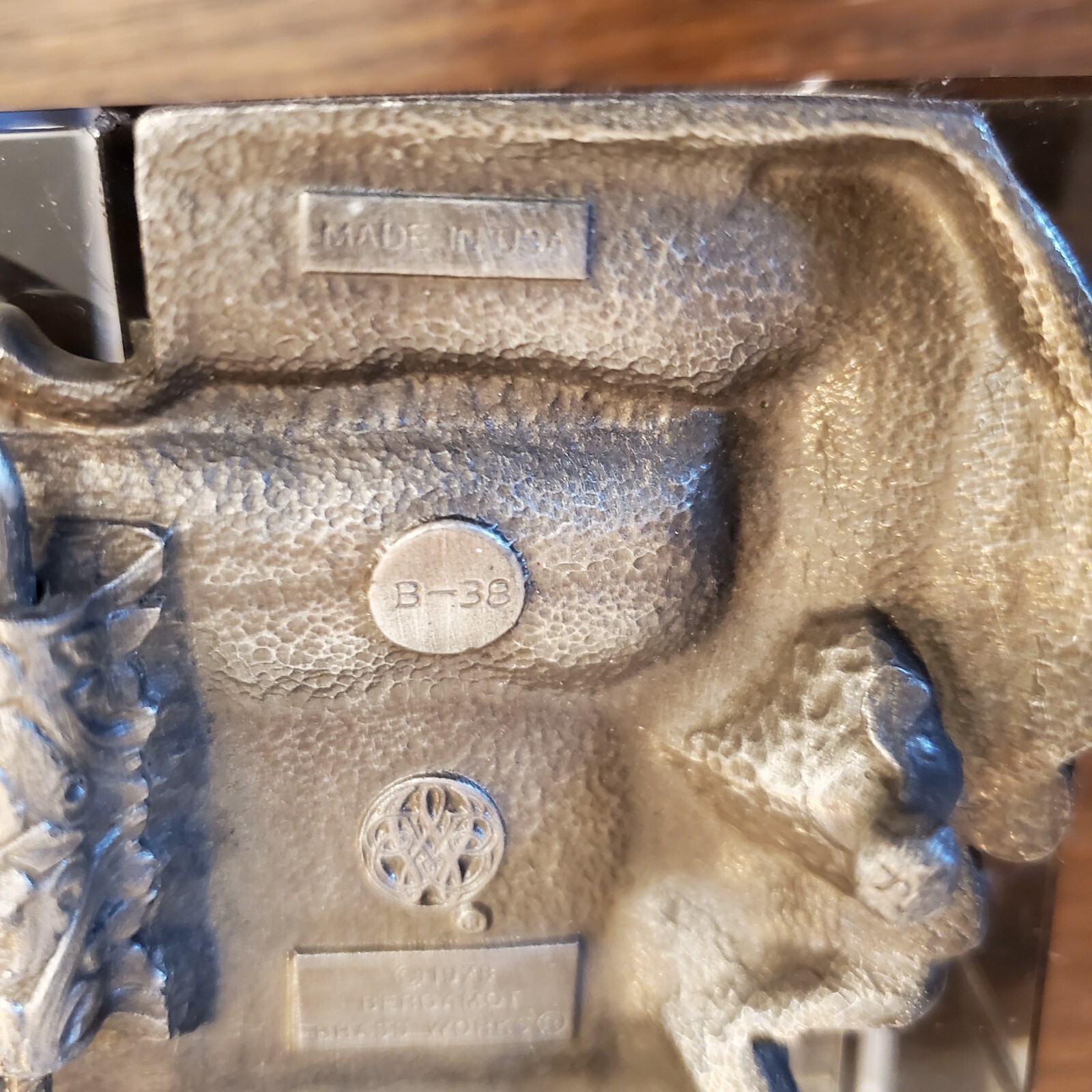 VINTAGE SEMI TRUCK DESIGN SILVER TONE BELT BUCKLE – DATED 1978 HEAVY B-38 USA