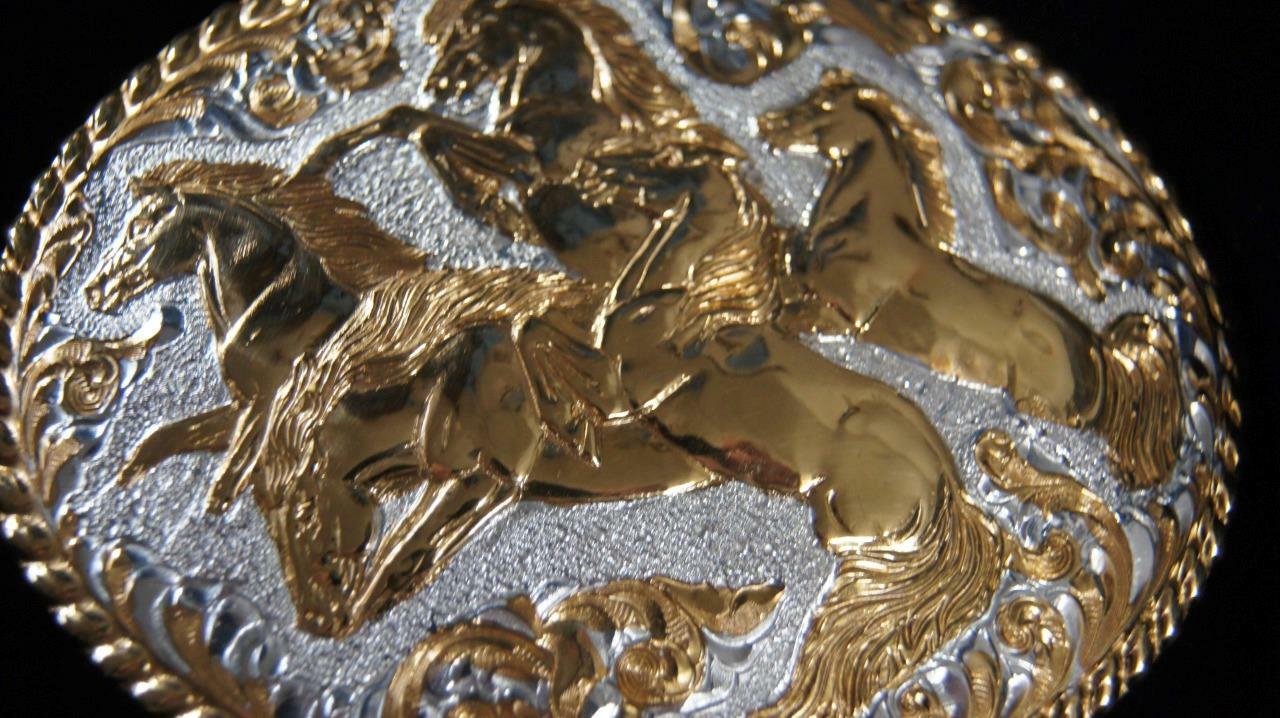 CRUMRINE WESTERN BELT BUCKLE WILD HORSES OVAL GOLD SILVER C08700