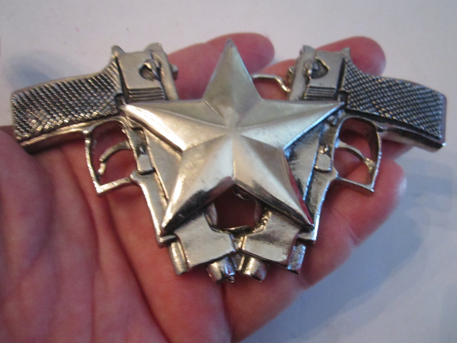 BACK N BLACK REVOLVERS WITH STAR BELT BUCKLE – 5 3/4&Prime; X 3&Prime; – GW1
