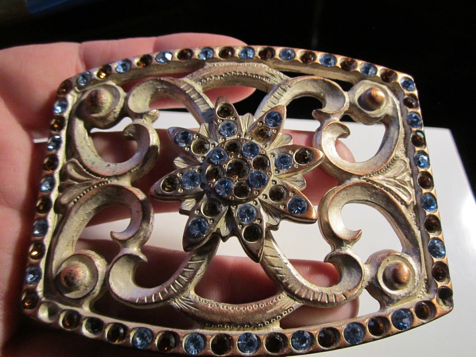 ANTIQUE BELT BUCKLE WITH CRYSTALS HEAVY METAL MISSING BACK CLASP – BBA25
