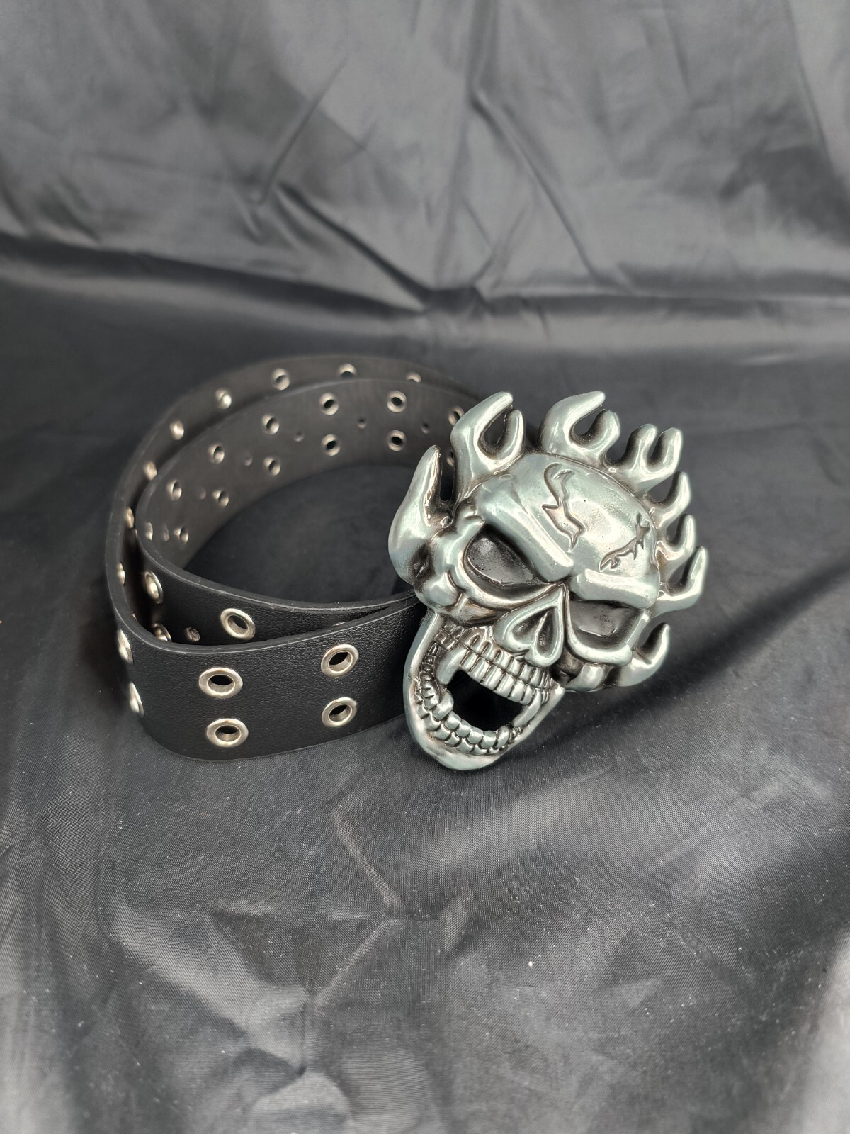 Silver Toned Skull Belt Buckle With Black Belt Size 42&prime;
