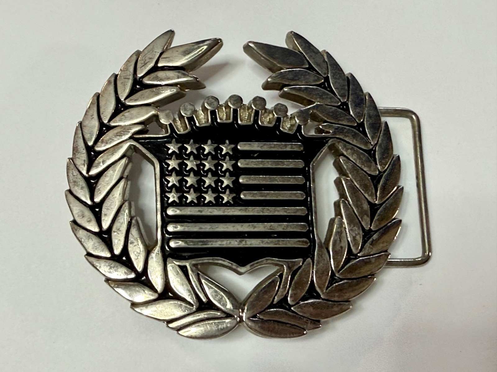 Cadillac Crown Logo Emblem Flag Silver Color Famous Stars & Straps Belt Buckle