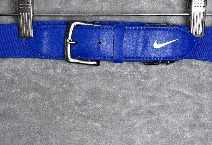 NIKE Men&rsquo;s Bright Blue Solid Color Silver Buckle Modern ONE SIZE Adjusts Max 40&Prime;