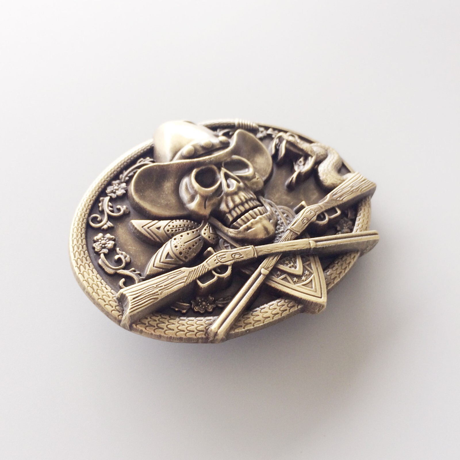 Vintage Bronze Plated Skull Rifles Cowboy Metal Oval Belt Buckle