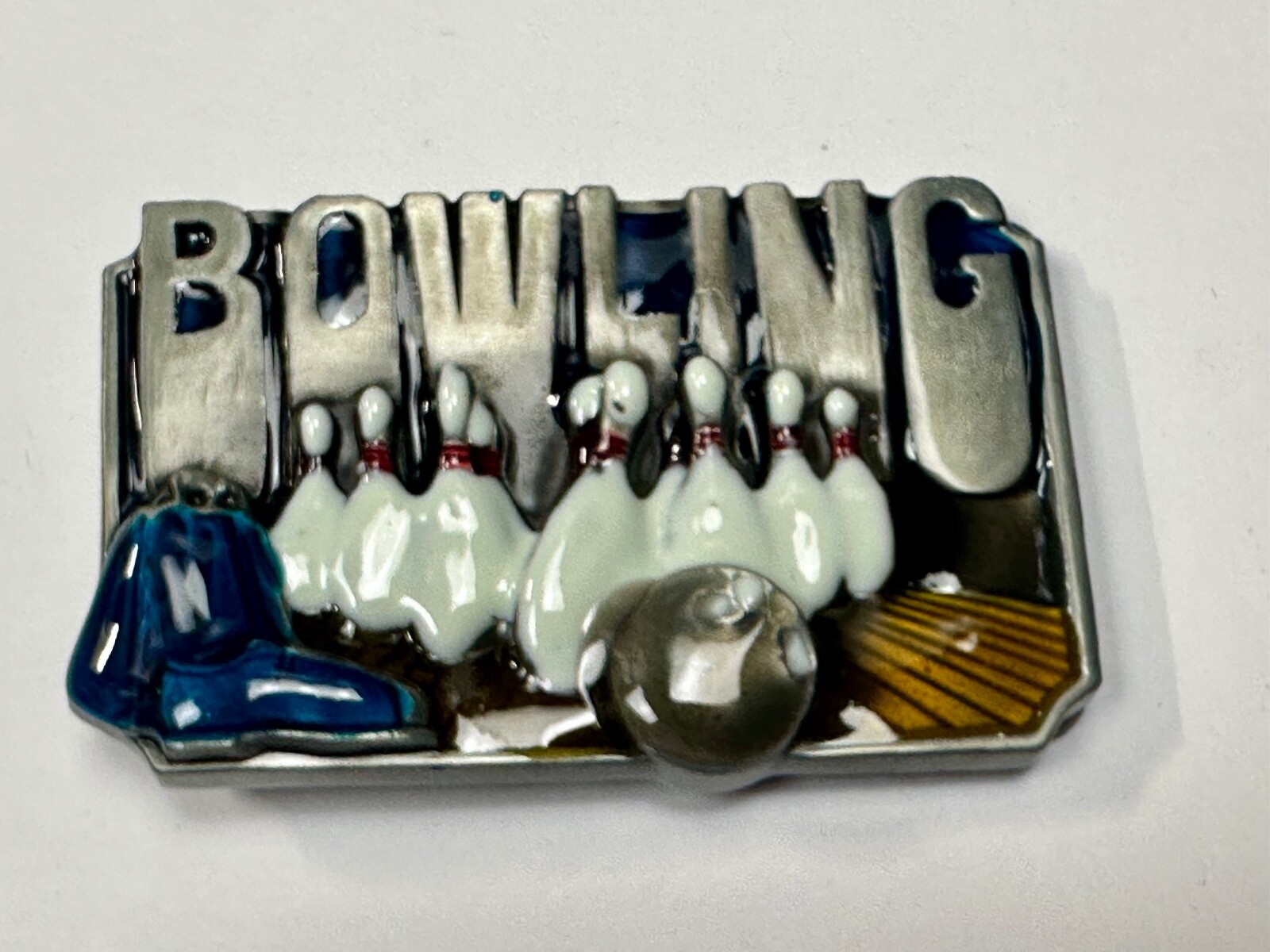 Bowling Sports Commemorative Belt Buckle – Raised Pins, Lane And Ball