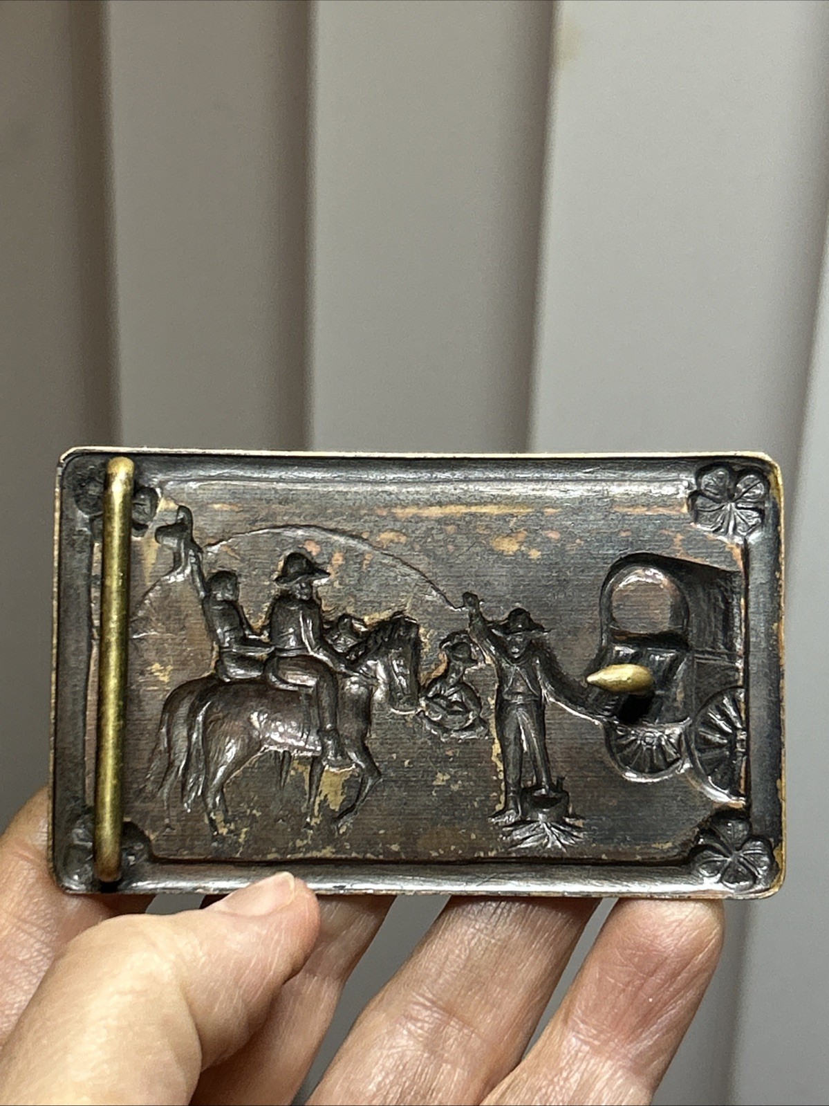 46. Vtg Brass Cowboy Wagon Clovers Round up Scene Belt Buckle 3 1/8&Prime; x 1 7/8&Prime;