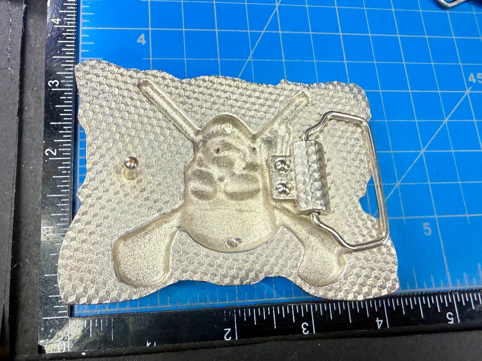 Raised Pirate Skull in Red Bandana Swords Gothic Punk Biker Vibe Belt Buckle