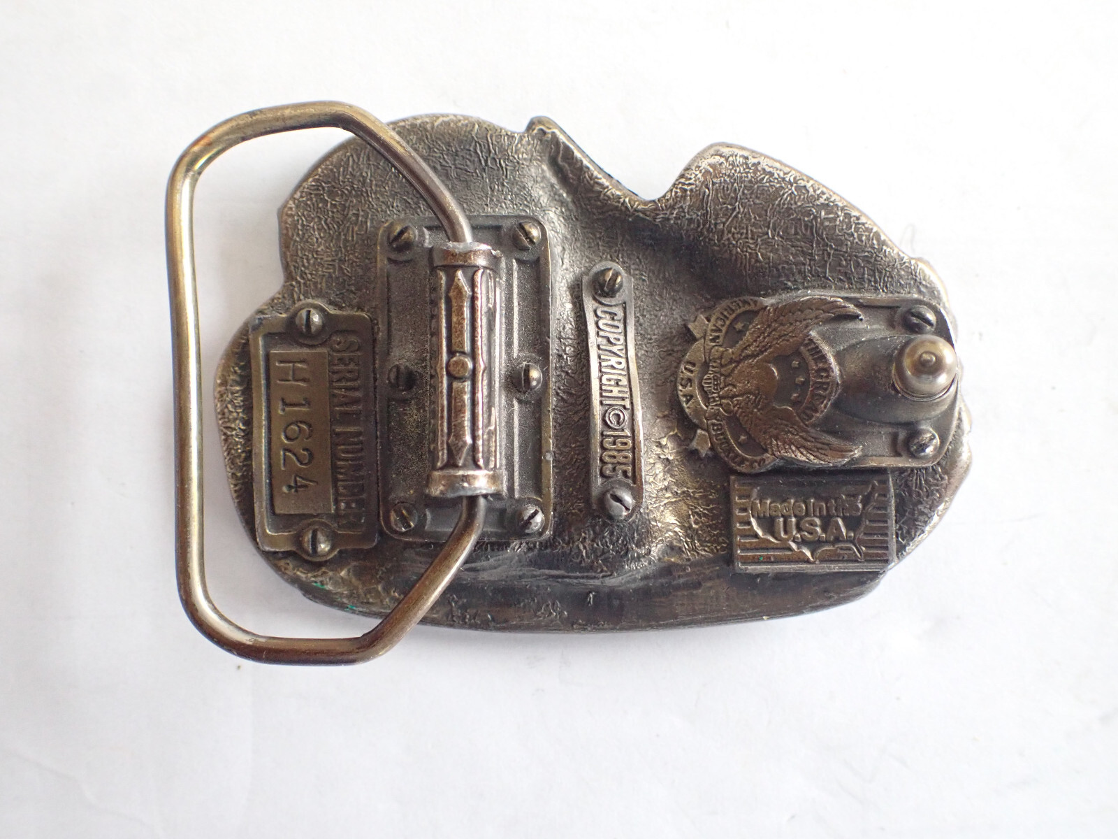 THE GREAT AMERICAN BUCKLE CO MULTI COLOR ALASKA WOLF BELT BUCKLE