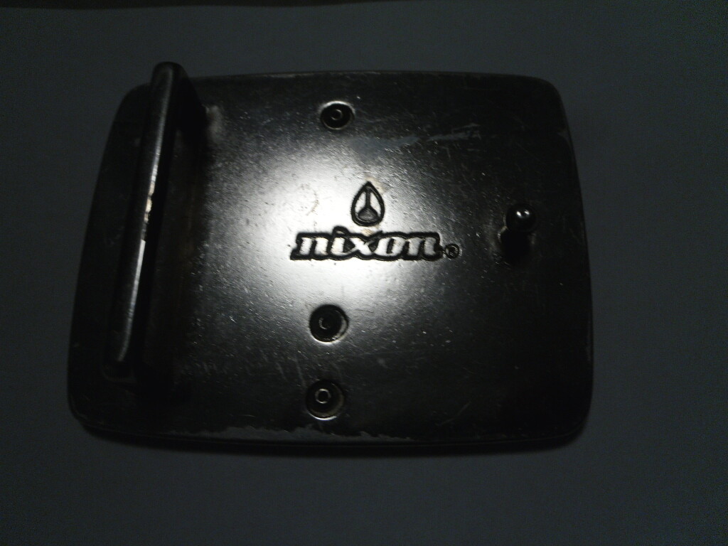 NIXON BROWN WOOD GRAIN SILVER METAL SKATER BELT BUCKLE