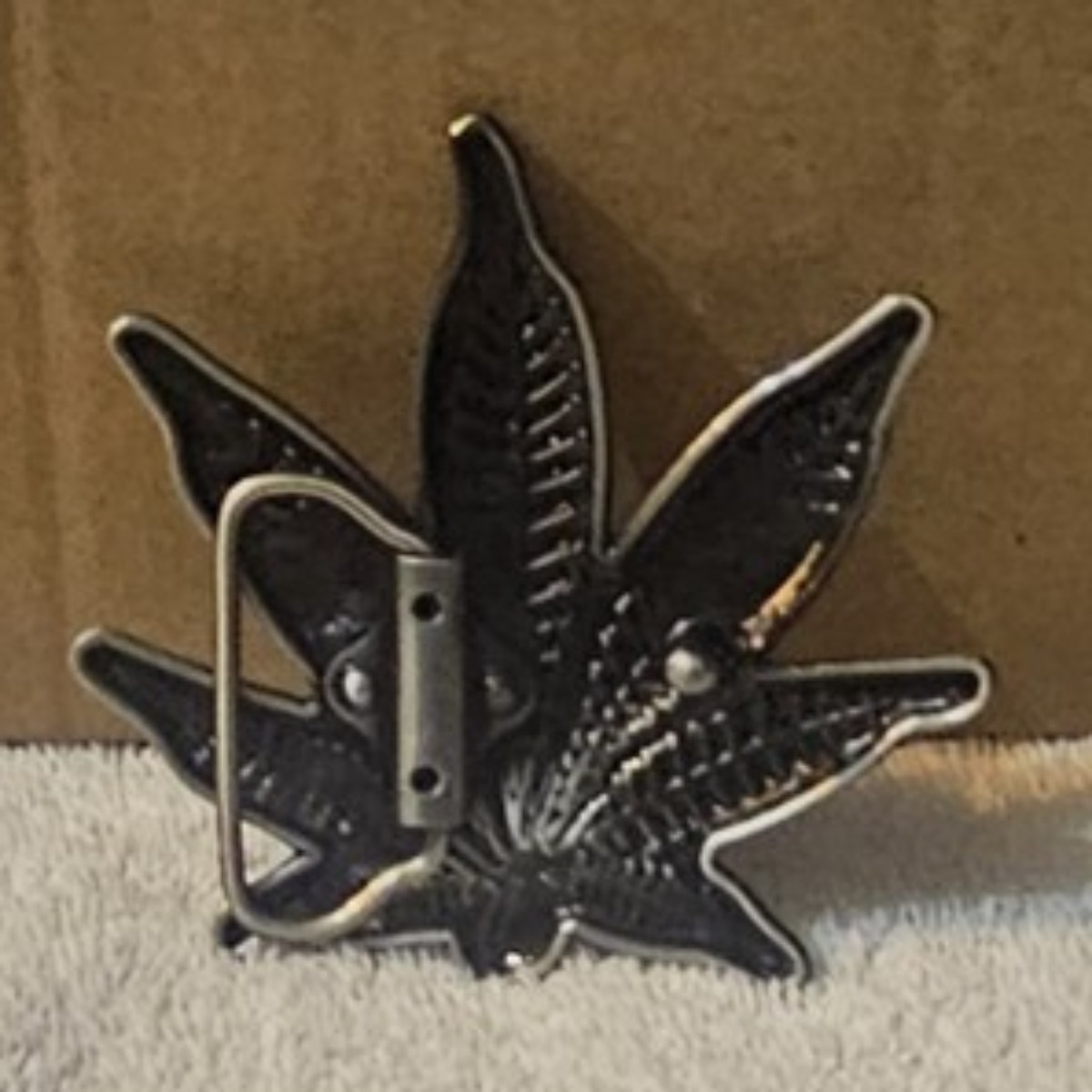 MARIJUANA LEAF WEED FUNNY BELT BUCKLE