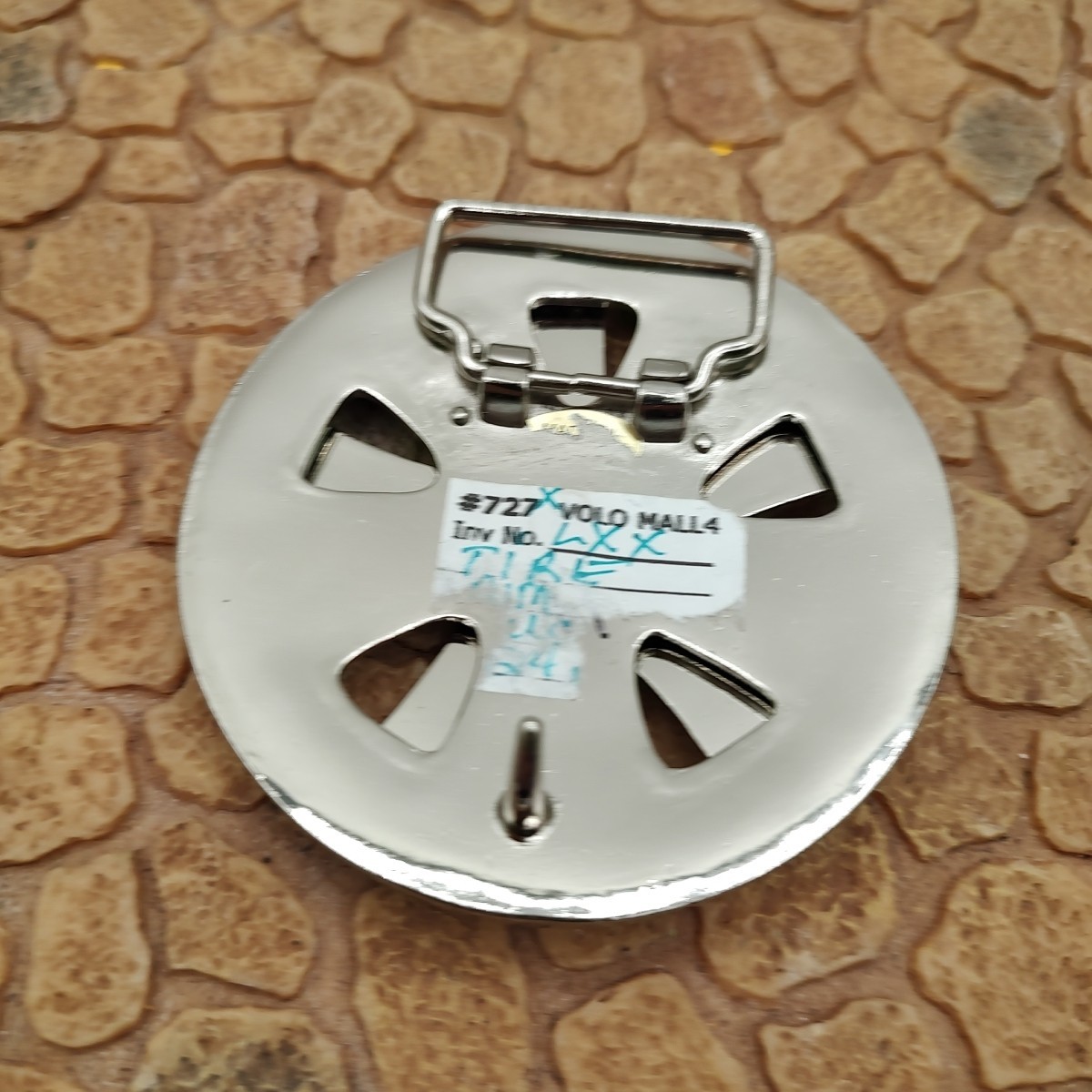 Spinning Tire Rim Wheel Spinner Cut-Out Alloy Belt Buckle Chrome