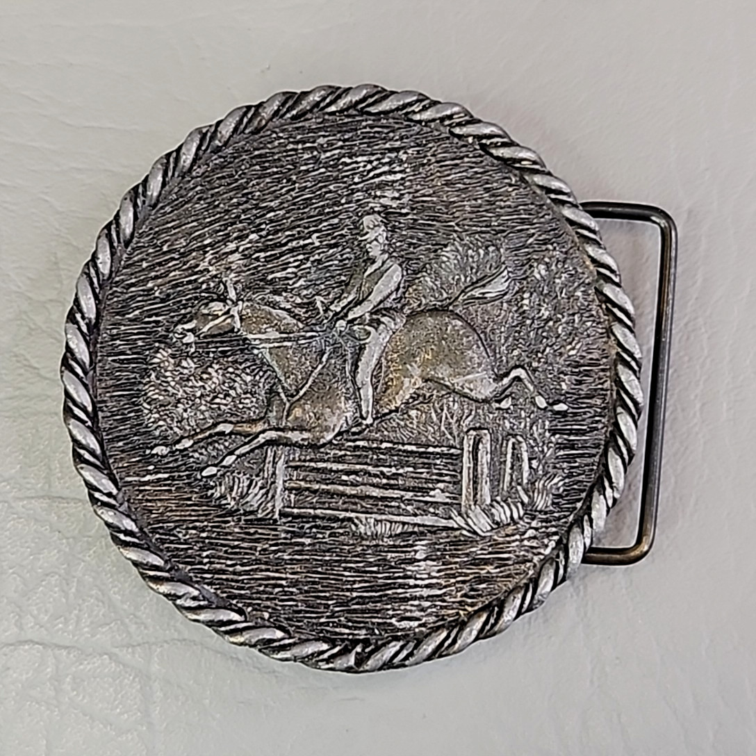Horse Jumping Belt Buckle Round Silver Tone Equestrian 3&Prime;