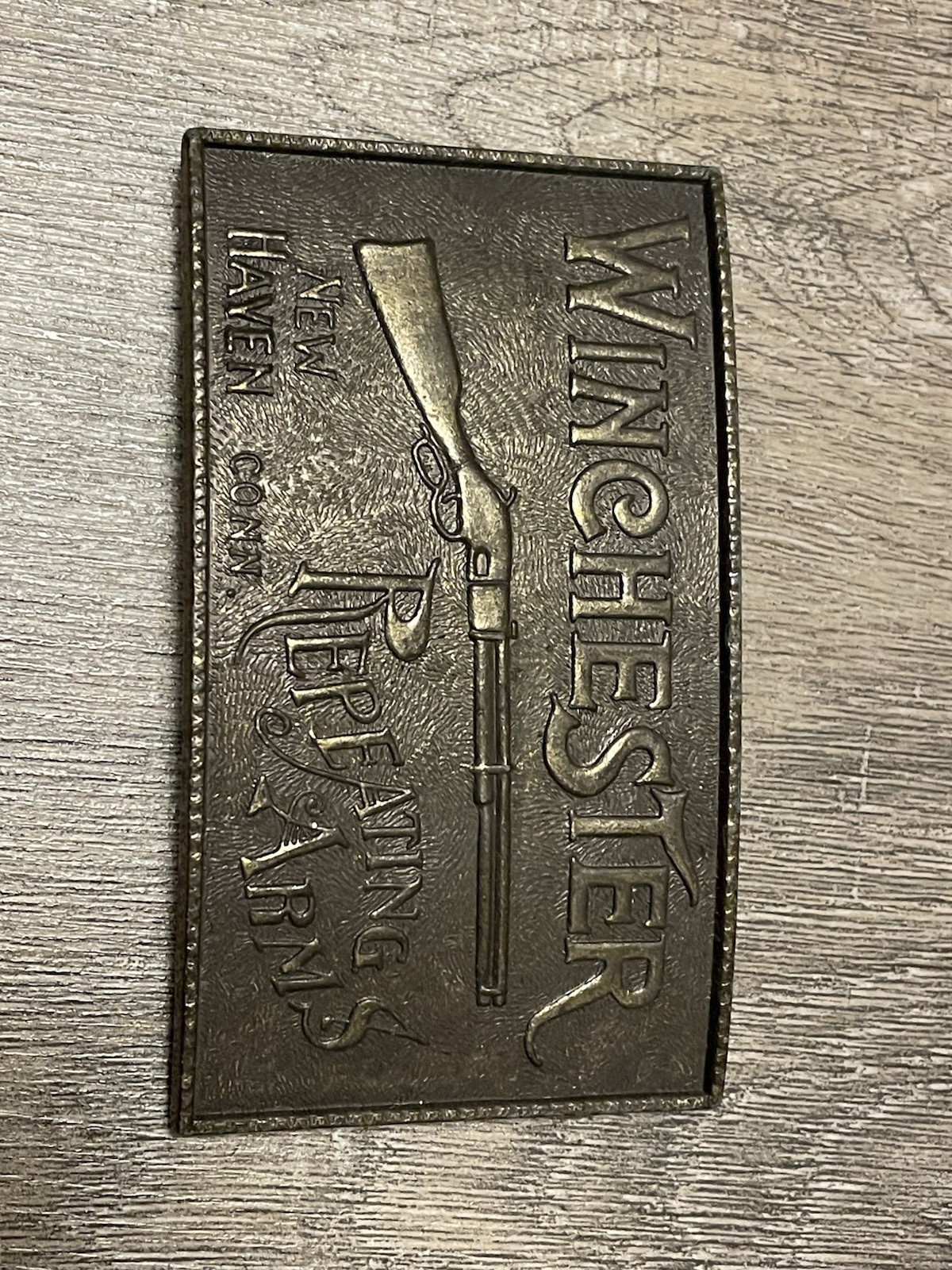 VINTAGE WINCHESTER REPEATING ARMS NEW HAVEN CONN. METAL BELT BUCKLE 4 »