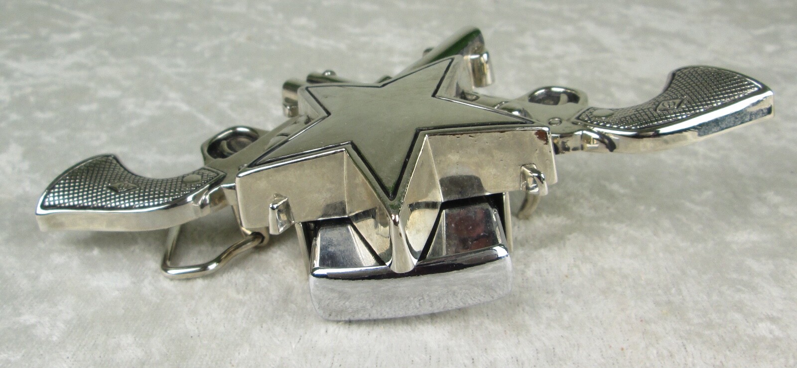 Rock Rebel 2 Revolvers 1 Star Belt Buckle Lighter Holder Pistols Buckle