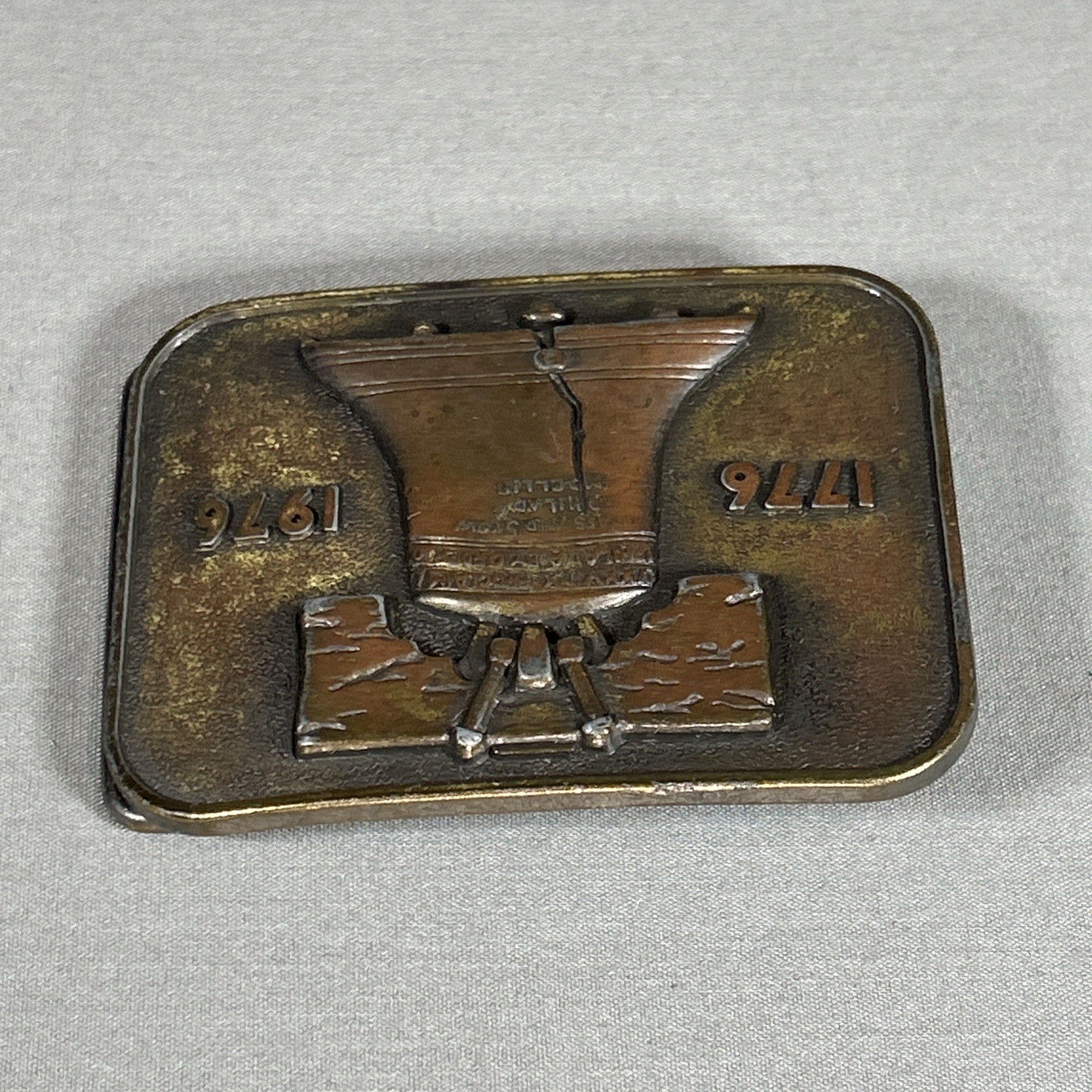 BICENTENNIAL LIBERTY BELL 1776 – 1976 COPPER TONED BELT BUCKLE