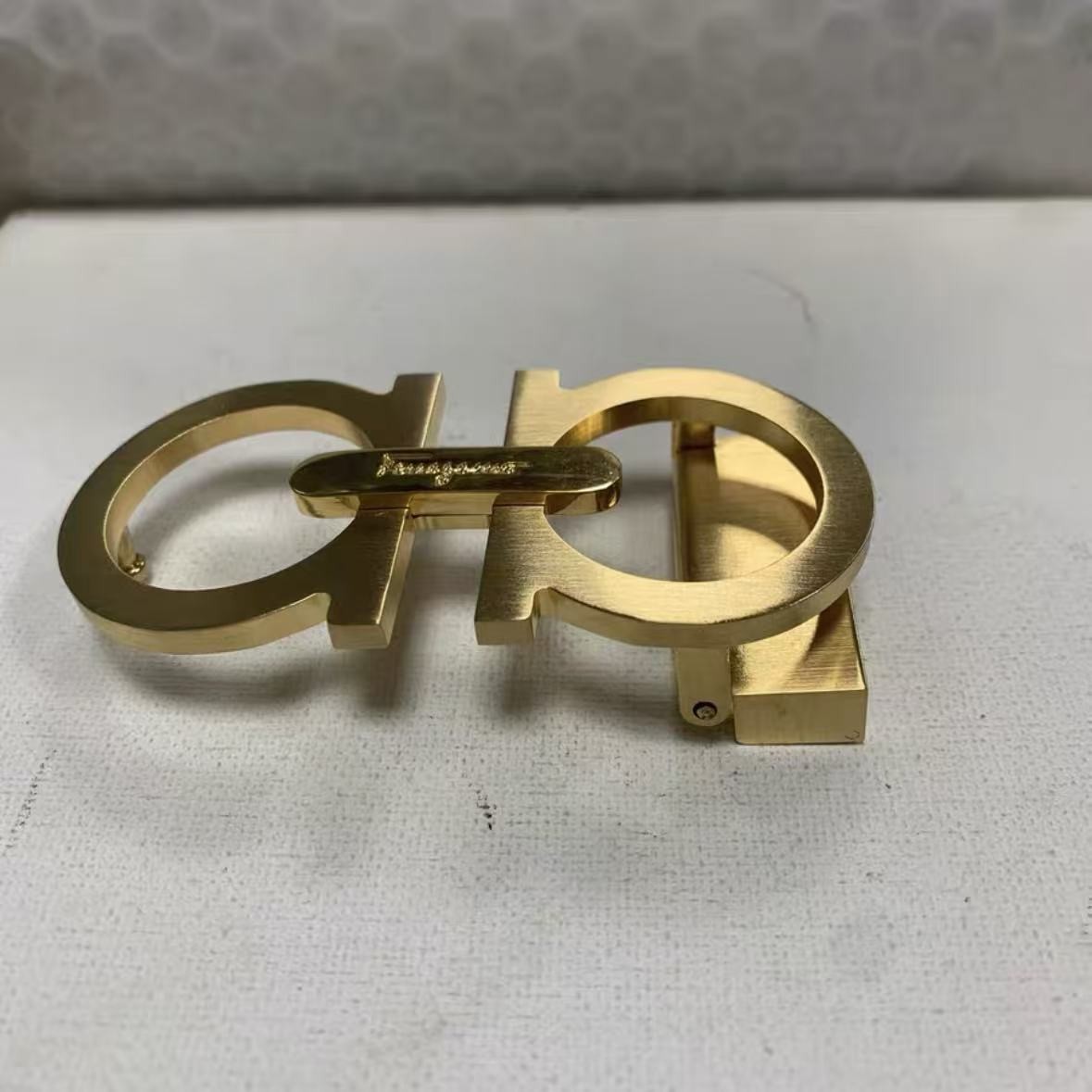 Ferragamo Classic Men&rsquo;s Gold Gancini Copper Belt Buckle fits 3.5cm wide Belts