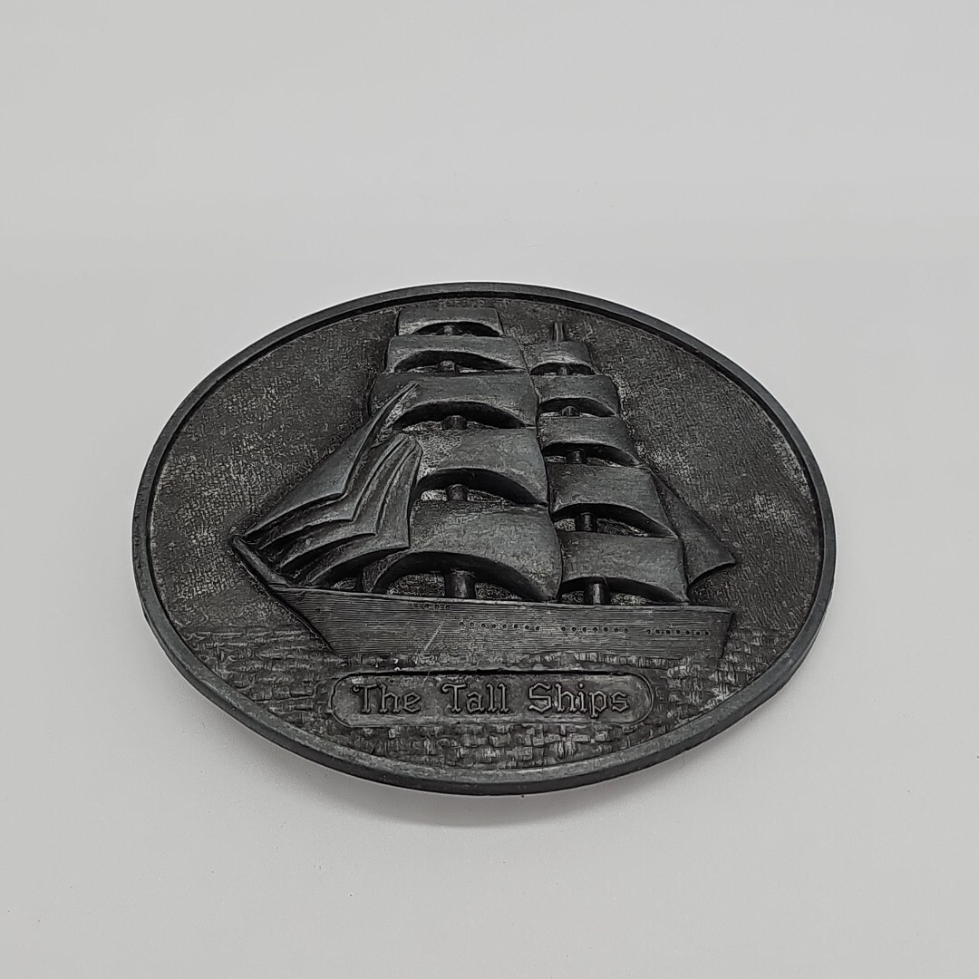 Vintage, THE TALL SHIPS Belt Buckle ( Sail Boats ) Pewter ?
