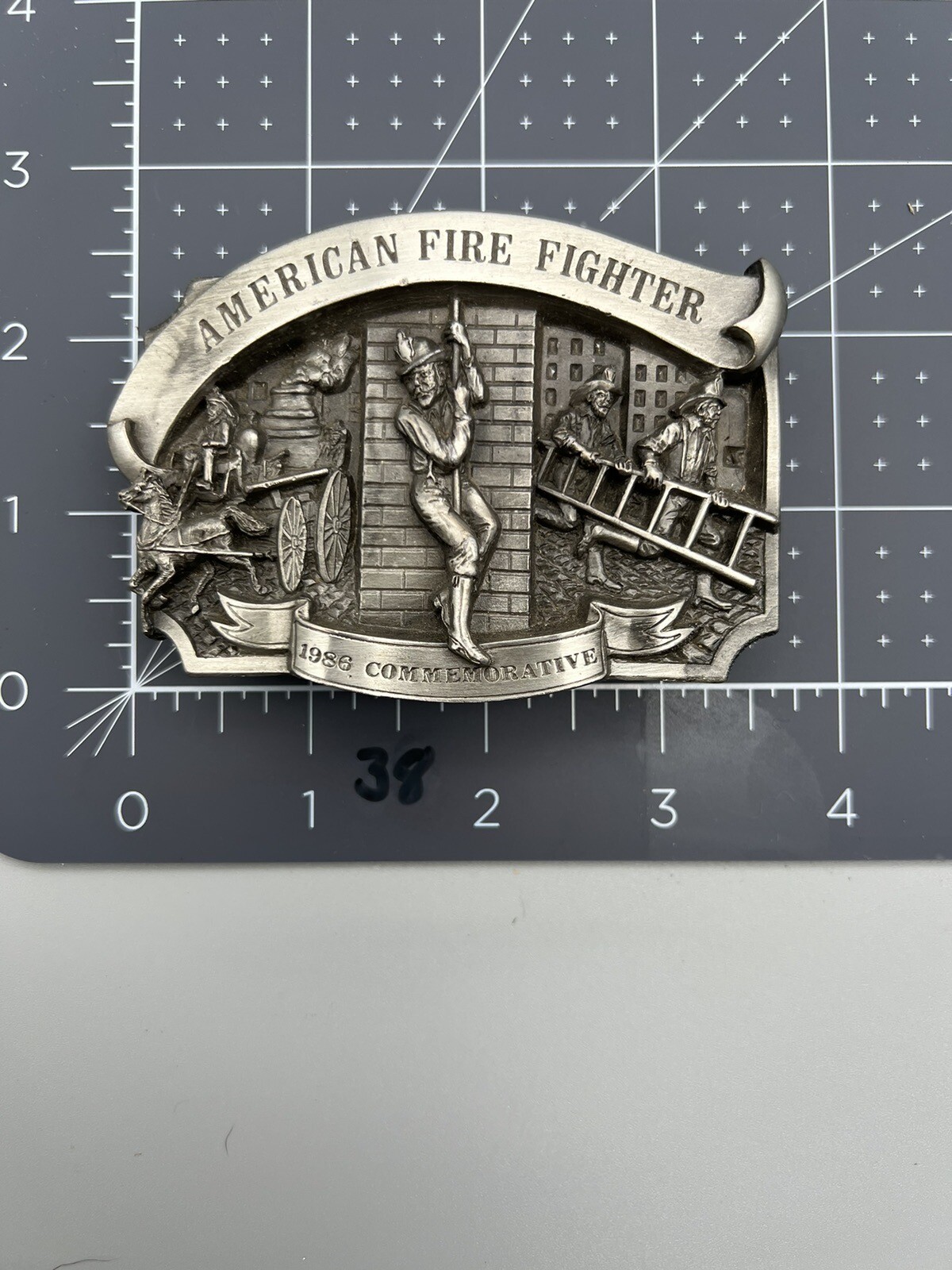 Vintage American Fire Fighter 1986 Commemorative Belt Buckle (38)