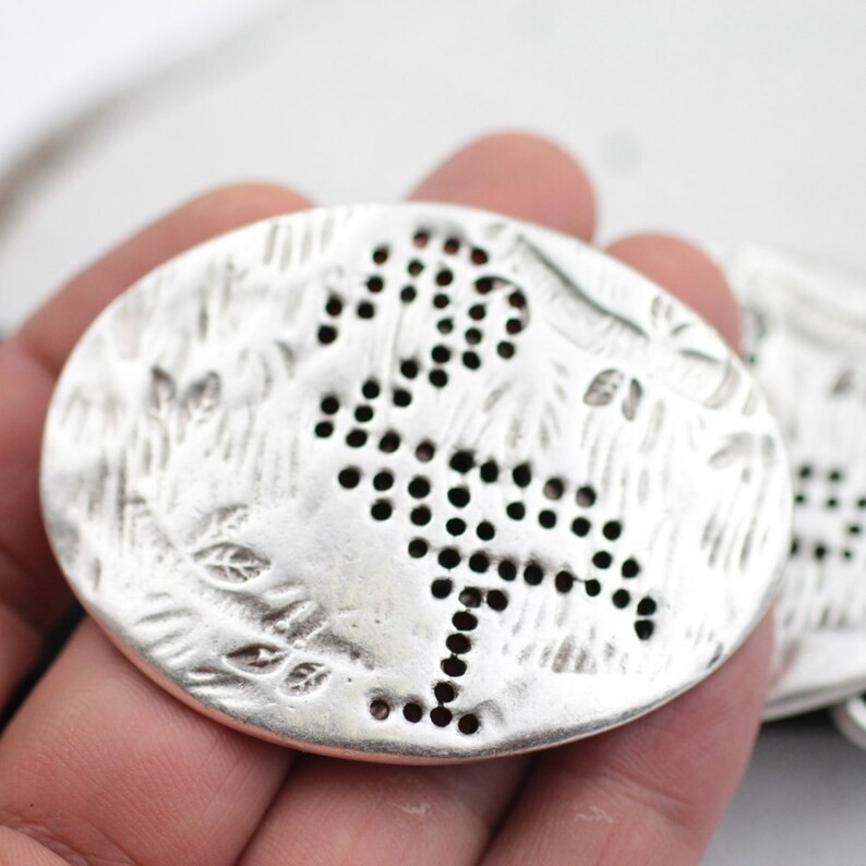 Modernist Flamingo Print Belt Buckle Oval Shape in Antique Silver for Belts