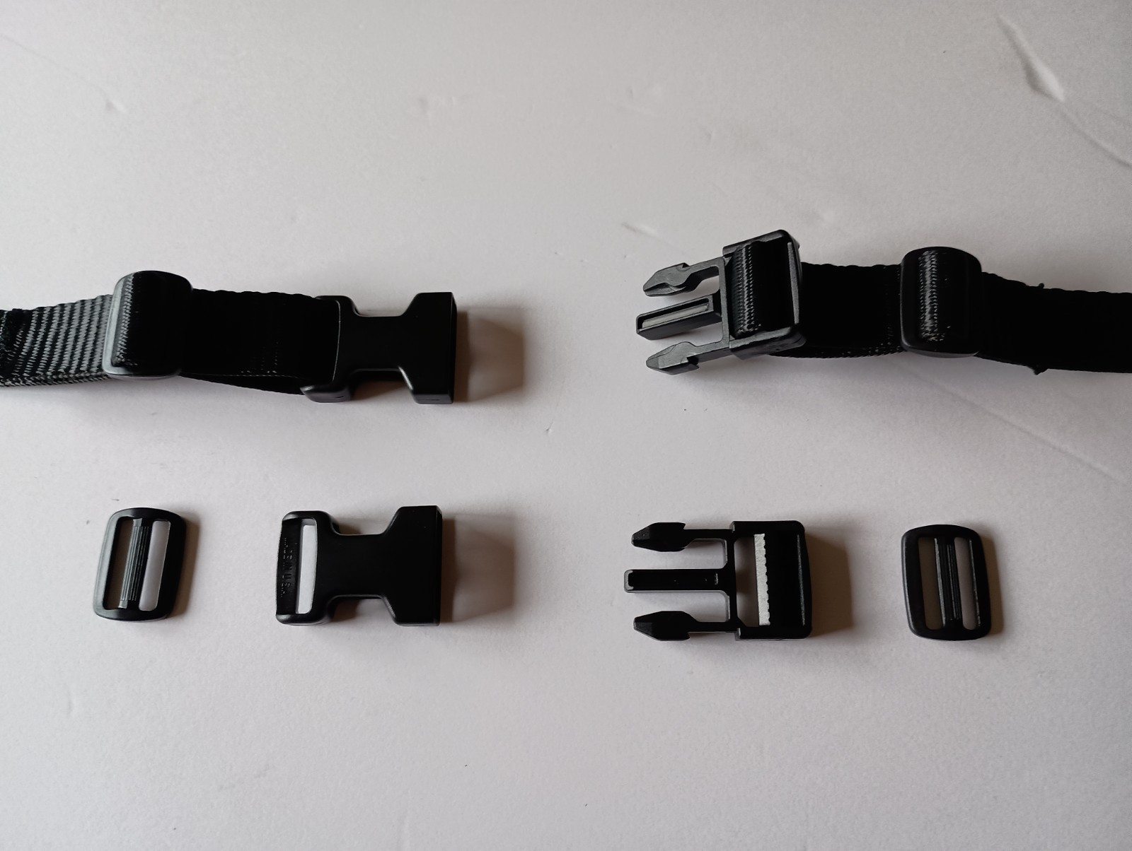 Hook two strap ends buckle fits 5/8&Prime;- 1&Prime; strapping very strong USA quick release