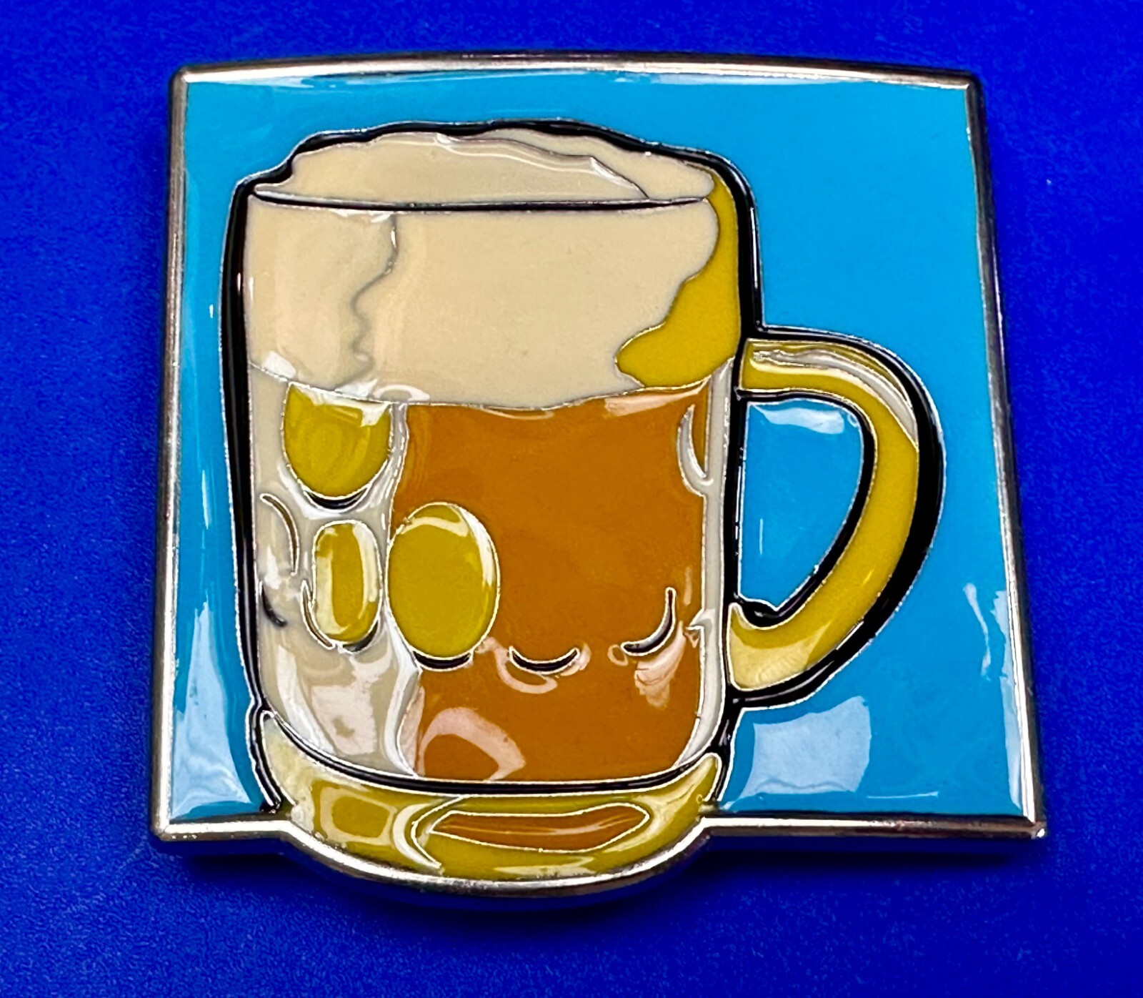 Drinking Glass Beer Mug Overflowing Beer Novelty Bar Gag Gift Belt Buckle