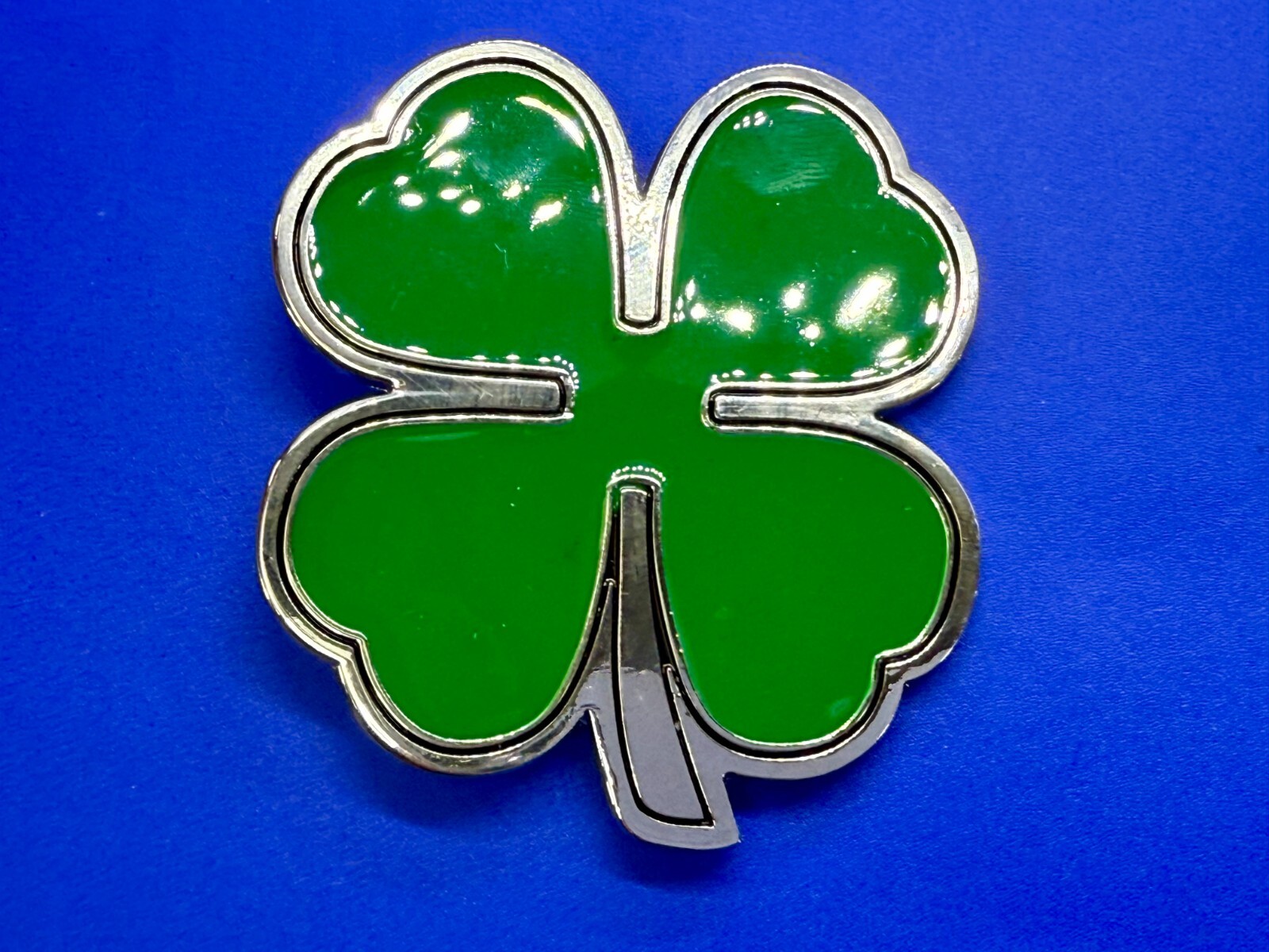 Lucky 4 Leaf Clover Irish St Patrick&rsquo;s Day Shamrock Green Enameled Belt Buckle