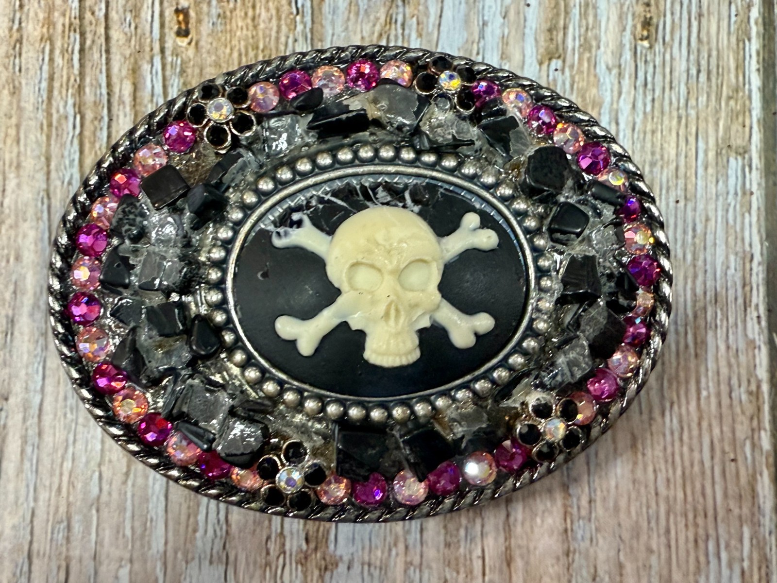Skull Crossbones White Enamel Rhinestone Halloween Gothic Punk Vibe Belt Buckle