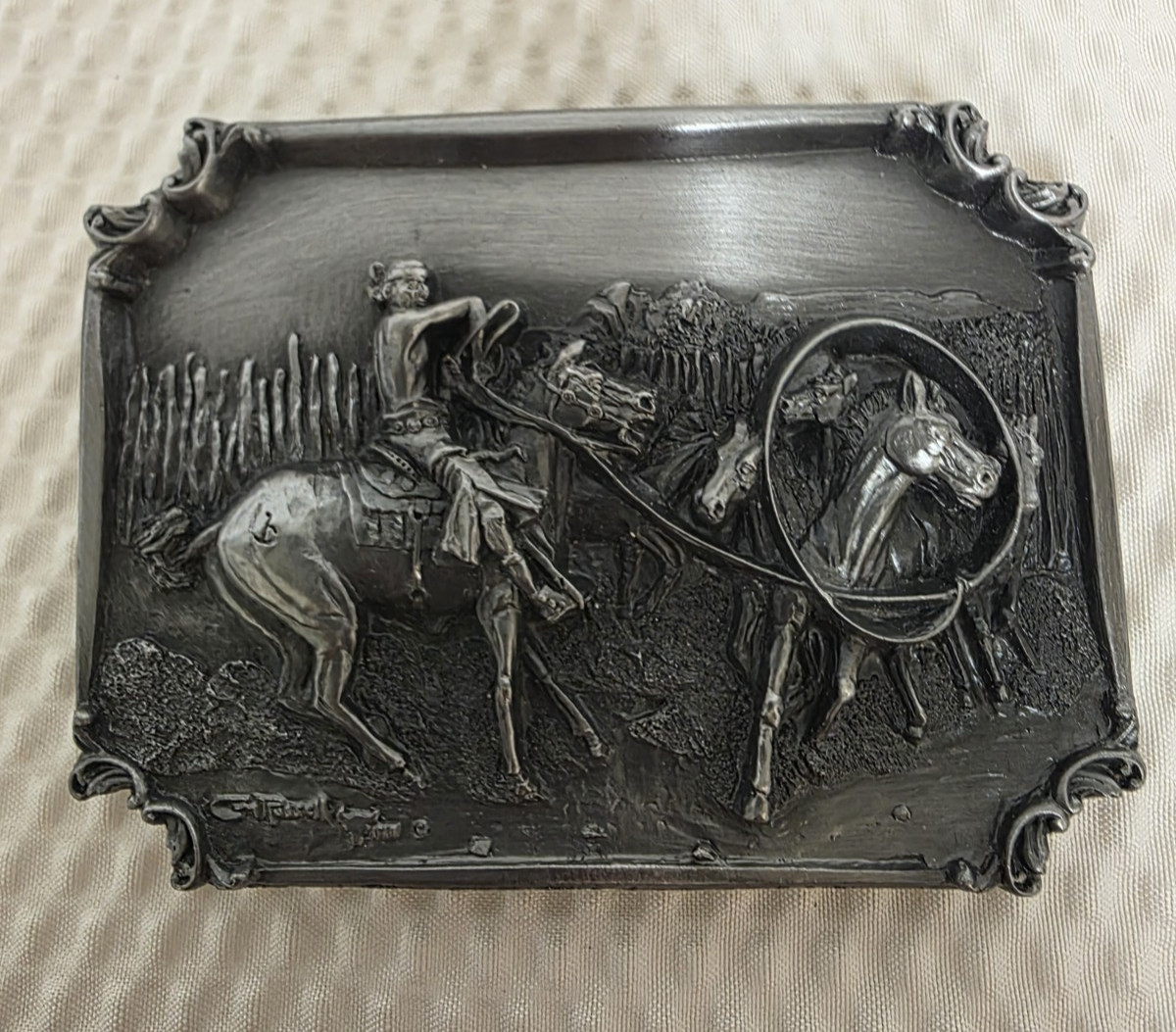 « Navajo Wild Horse Hunter » Belt Buckle # 5922 Charles Russell Silver Siskiyou