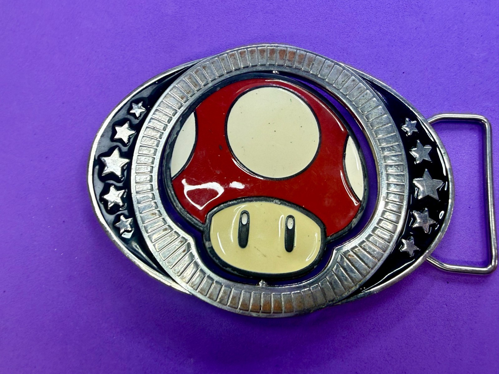 Nintendo Super Mario Bros Game Spinning Mushroom Reversible Novelty Belt Buckle