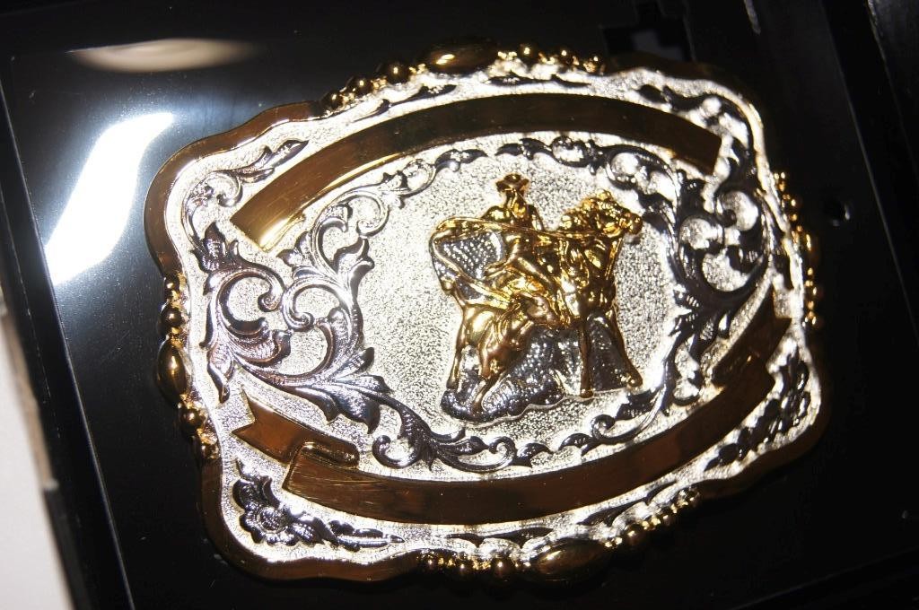 Lightning Ridge Western Belt Buckle Trophy Buckle Calf Roper 2 Ribbons 38406