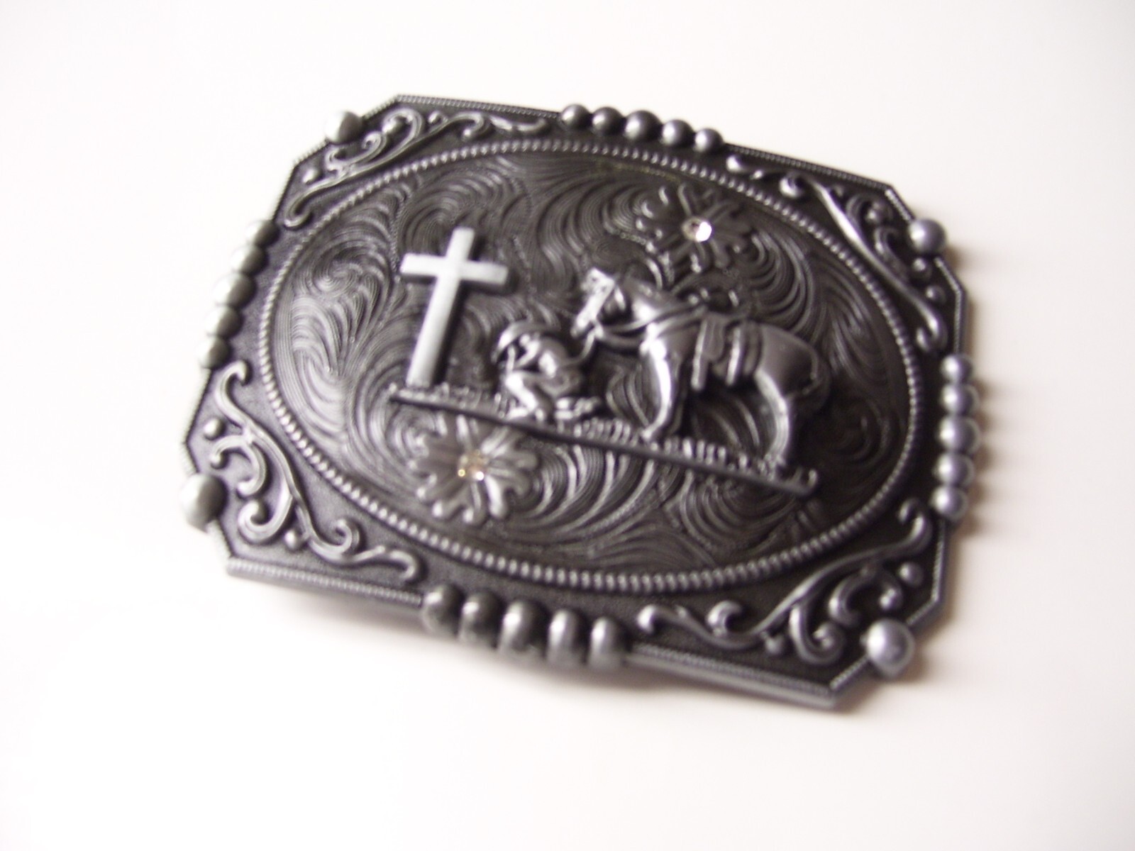 Belt Buckle Praying Cowboy Kneeling at Cross Western Floral Large 4.5&Prime;x 3.5&Prime;