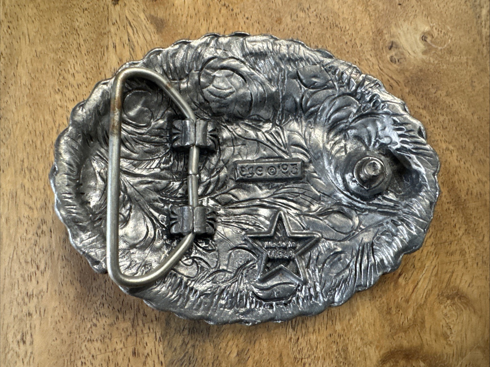 AMERICAN EAGLE HEAD ATTACKING BEAK SILVER COLOR VINTAGE 1993 EGE BELT BUCKLE USA