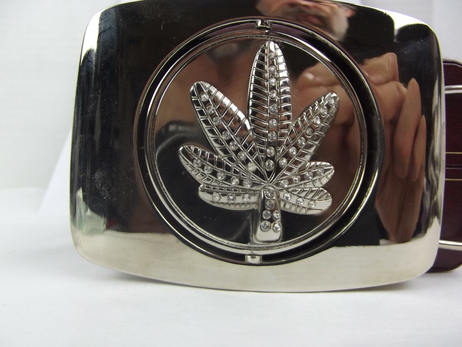 New Belt Buckle Marijuana middle spins Either Gold or Silver Leaf MJ Pot Weed