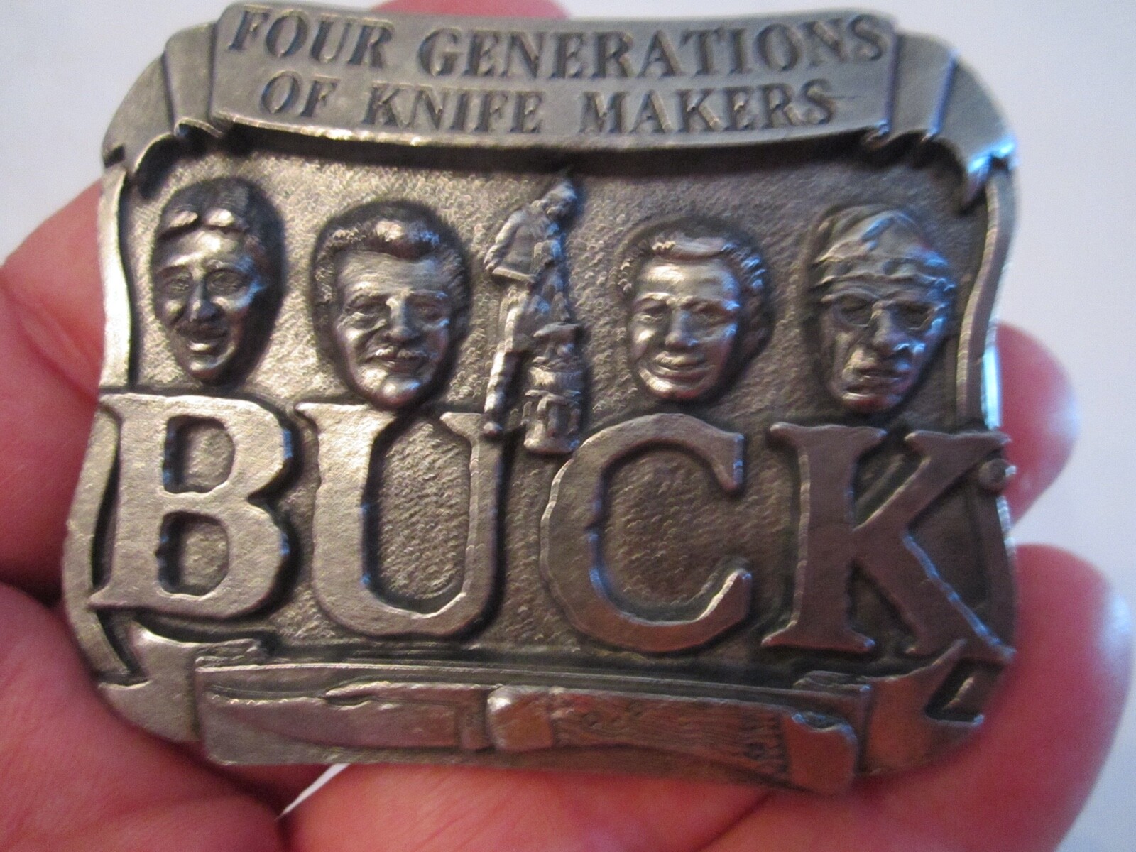 BUCK KNIVES LIMITED EDITION BELT BUCKLE – 2 3/4&Prime; X 2 1/4&Prime; – VERY HEAVY – GW8