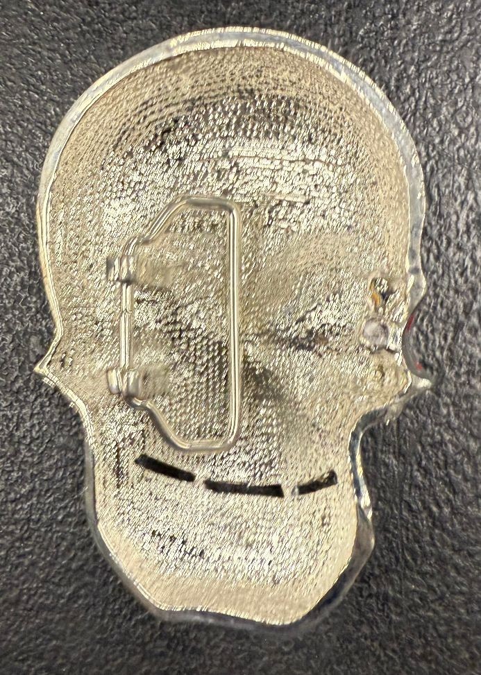 Dark Grey Skull Belt Buckle – Cracked Surface Design | Rugged and Refined