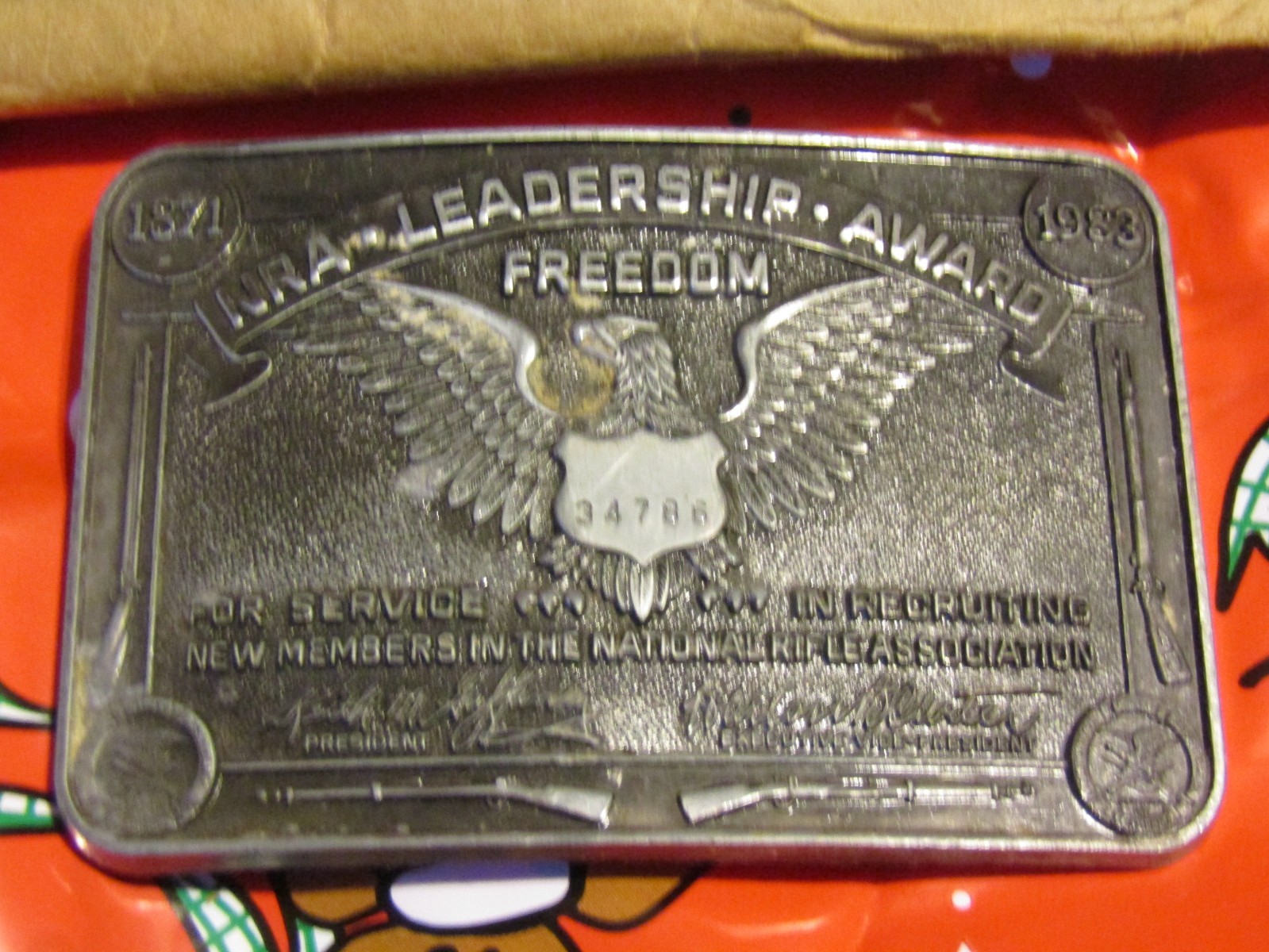 RARE 1871-1983 NRA Leadership Award Freedom #34786 Belt Buckle + original mailer
