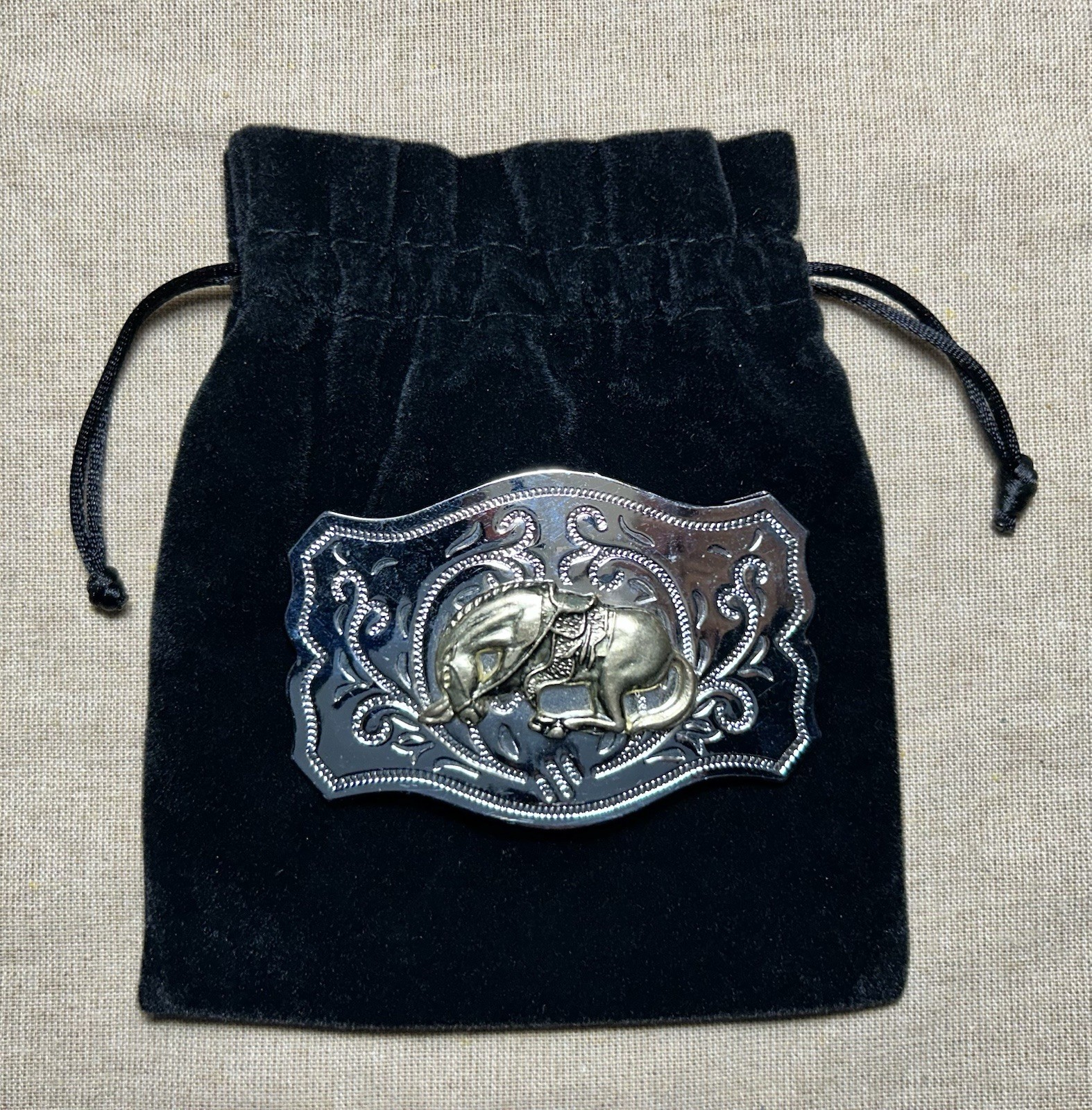 Western Horse Belt Buckle Silver Tone Engraved Cowboy Rodeo 1.5” Strap
