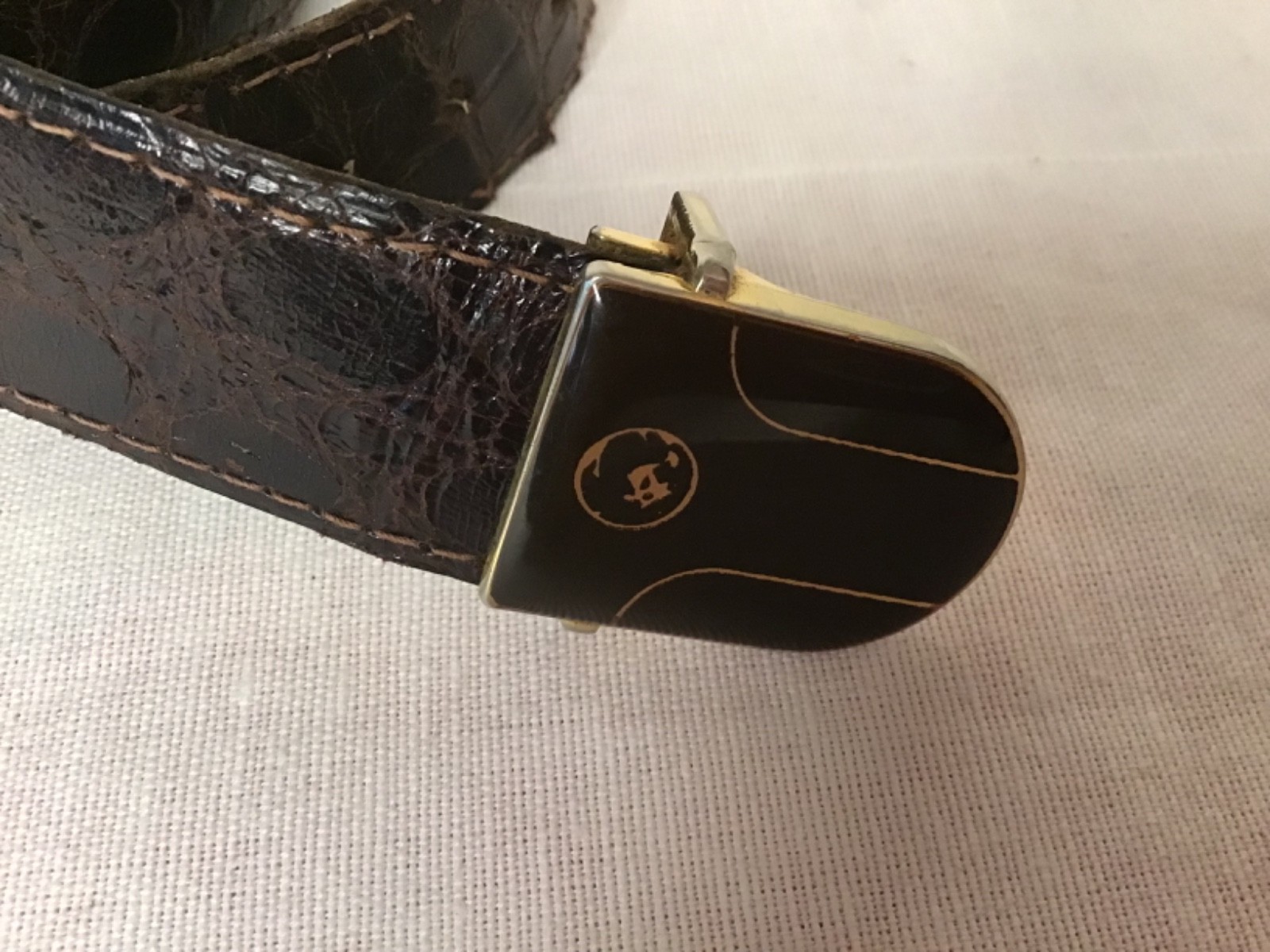 Yacare Industrias Argentinas Belt. Metal Buckle Genuine Alligator Skin 46” x1”