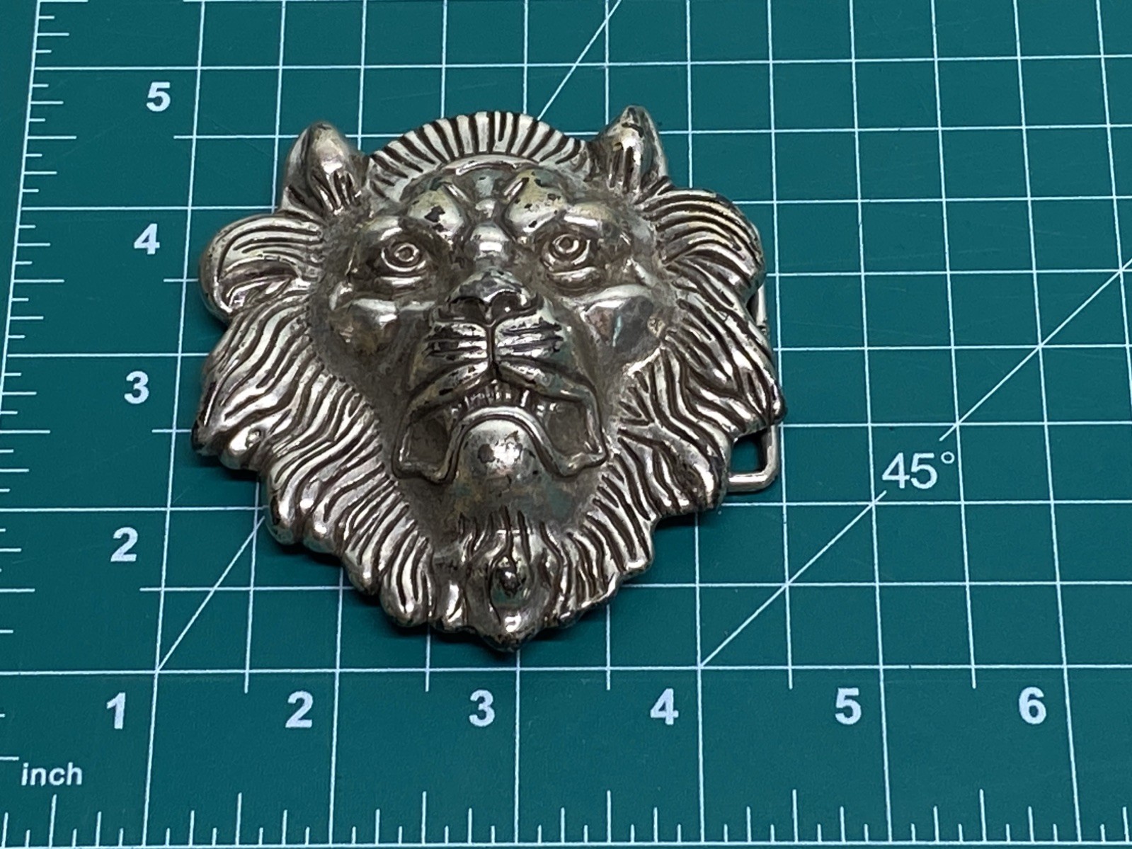 2000’s Structure Lion&rsquo;s Head Belt Buckle Lion Silvertone Metal – See Photos