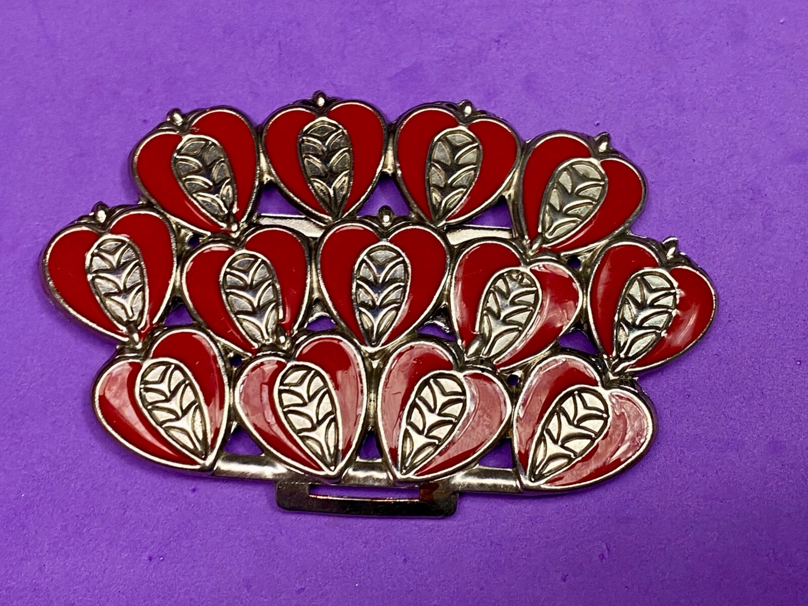 Unknown To Me! Red And Silver Color Heart Pattern. – Half Of Belt Buckle?