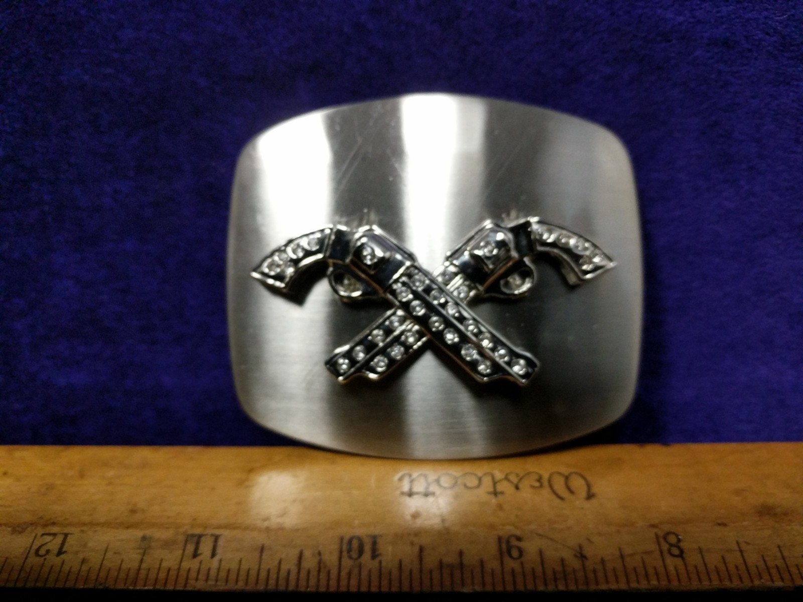Great/Fun/Fashionable Belt Buckle Cross Guns Rhinestone Flare Silvertone Western