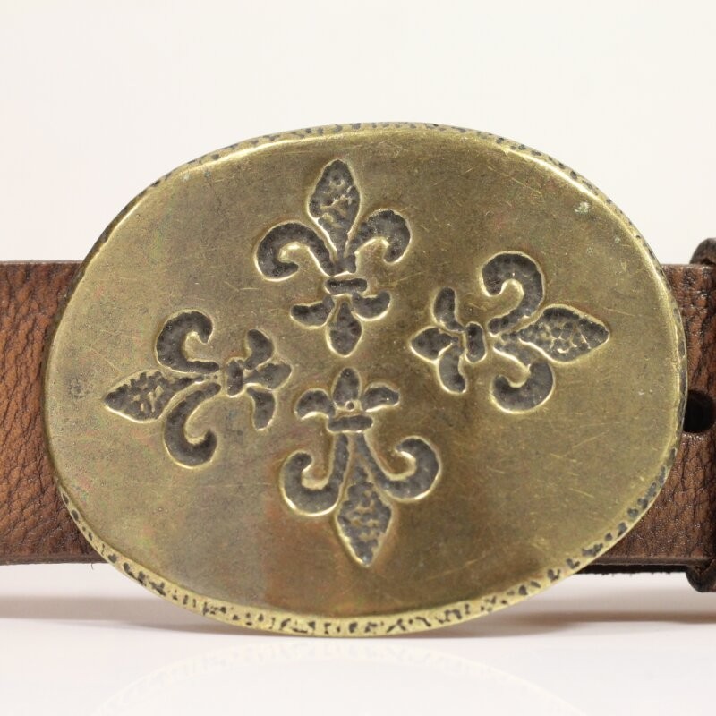 Fleur de Lys Quartet Belt Buckle in Antique Brass – Decorative Metal Buckle