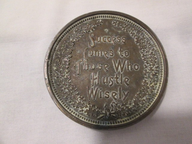 Vintage « Success Comes To Those Who Hustle Wisely » Brass Plated Belt Buckle