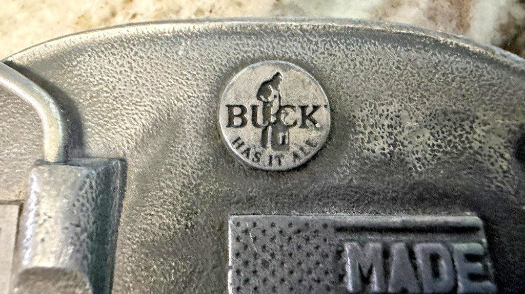 Vintage Buck Knives Limited Edition Belt Buckle BB901 Silver Green