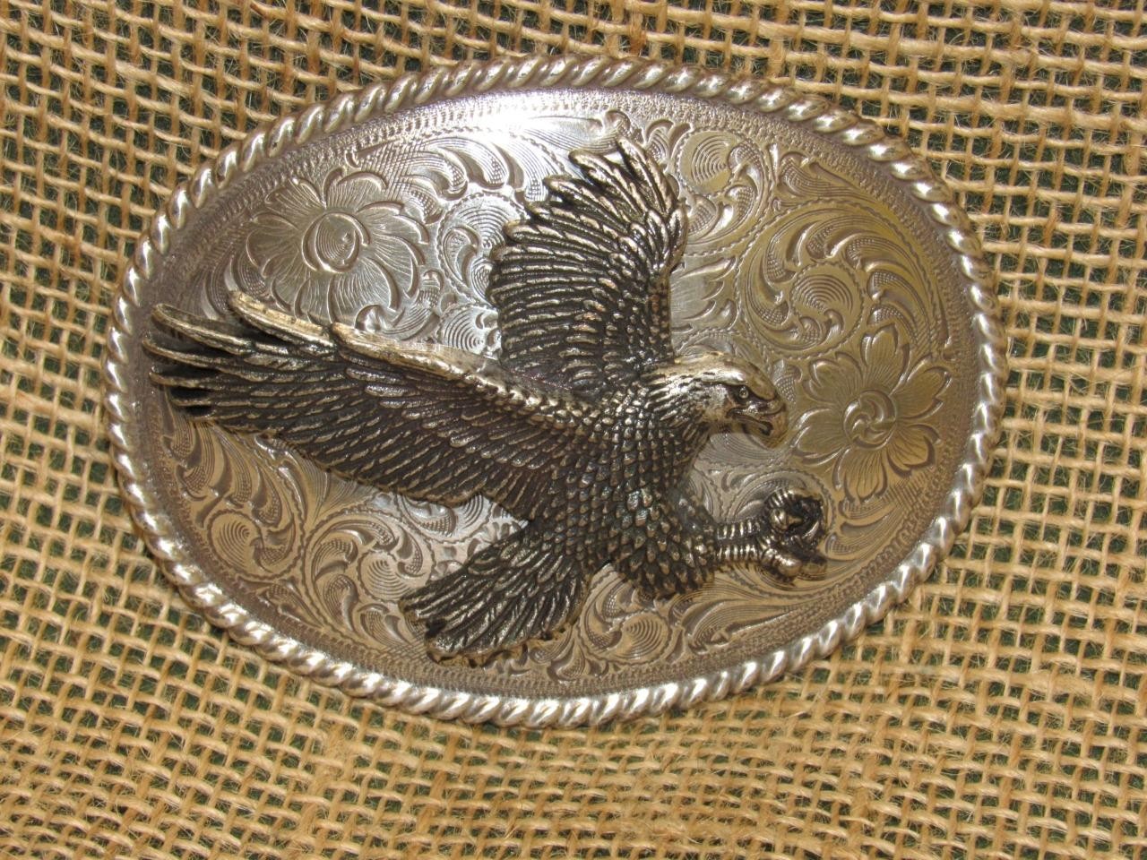 Western / Cowboy Belt Buckle ~ Oval Engraved w/ 3-D Flying Eagle ~ Silver Color