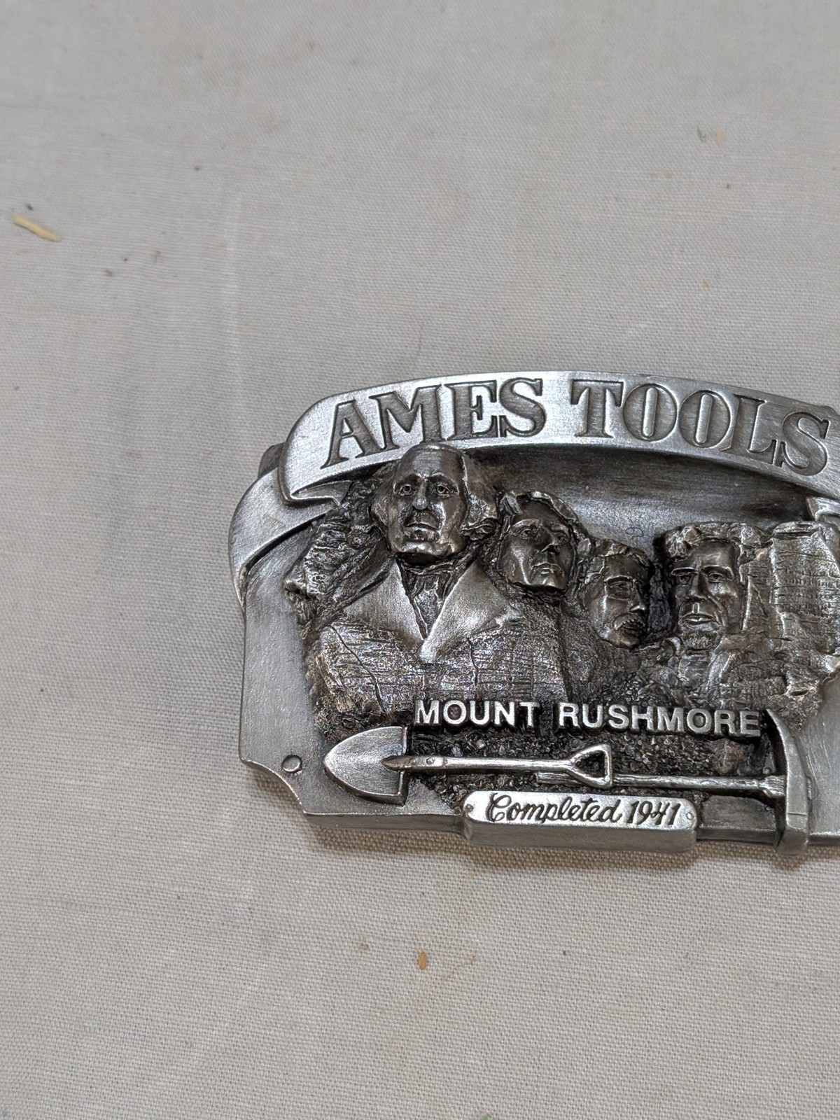 Nice 1987 Siskiyou Ames Tools Mount Rushmore Belt Buckle w Blue Pouch #85 Ltd Ed