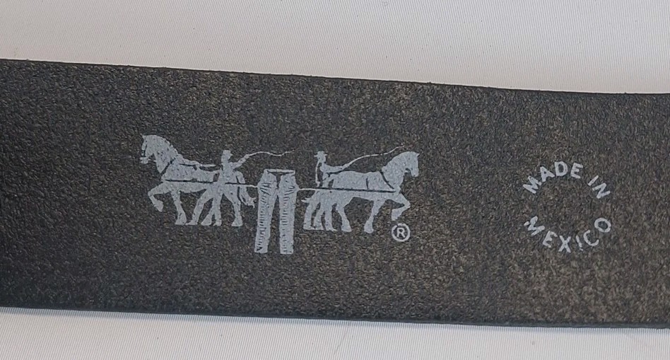 Levis Classic Horse Logo Buckle Billy Plaque Belt Size 34 Black Bovine Leather