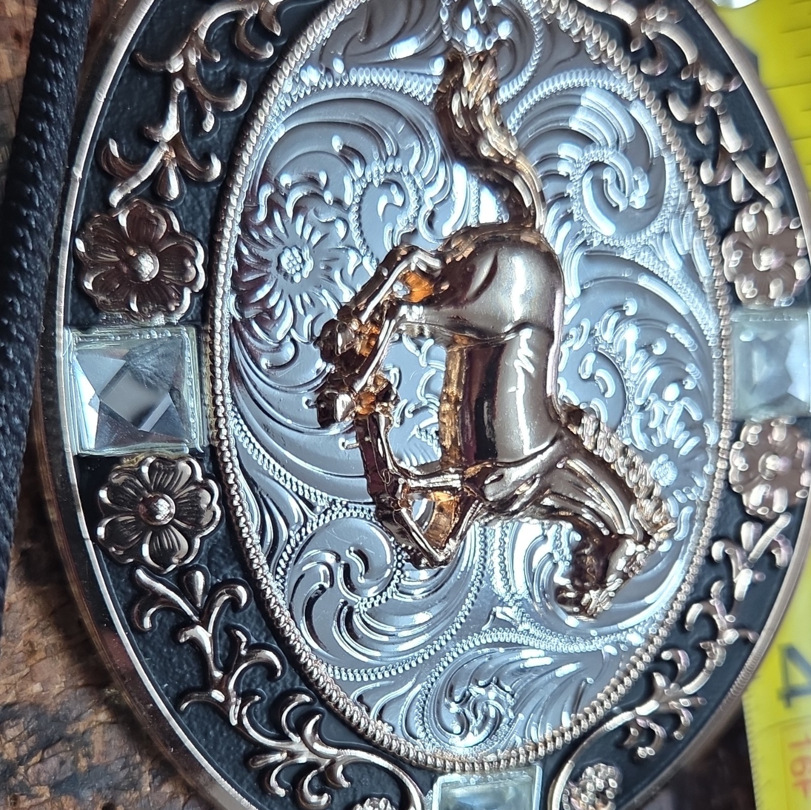 Oval Western Metal Belt Buckle Horse Floral Engraved Silver/Gold Tone 1.5in